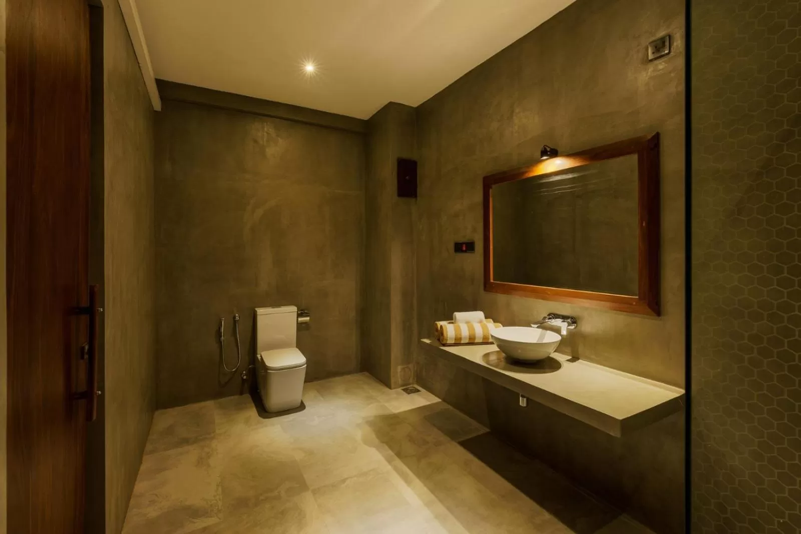 Bathroom in Kiss Blossom