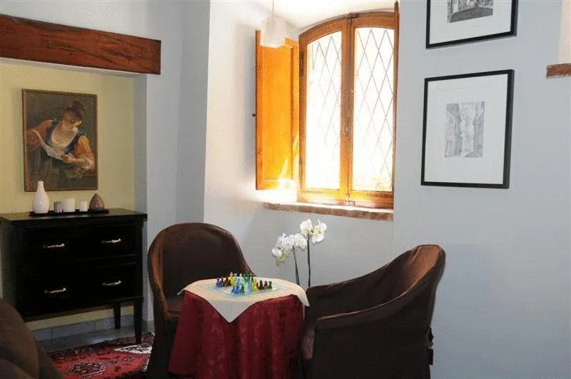 Seating area in Albergo Duomo