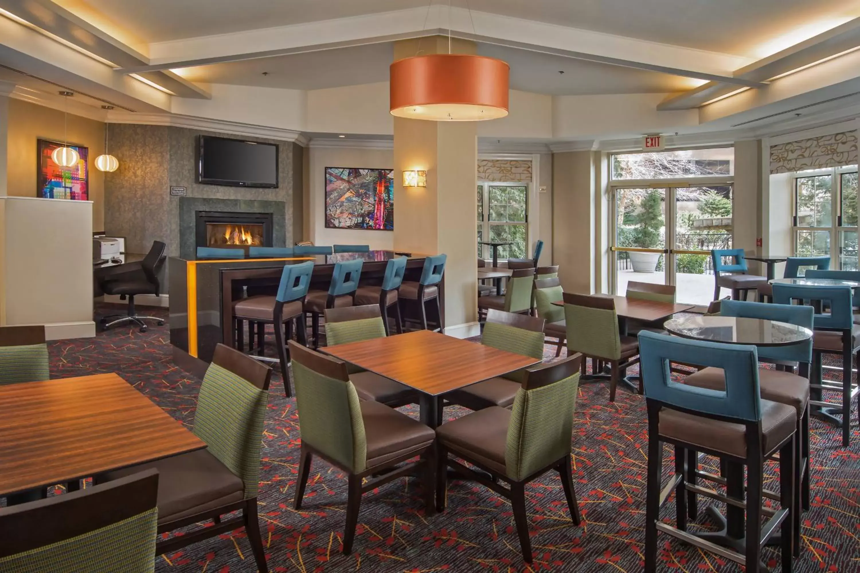 Photo of the whole room, Restaurant/Places to Eat in Residence Inn Arlington Rosslyn