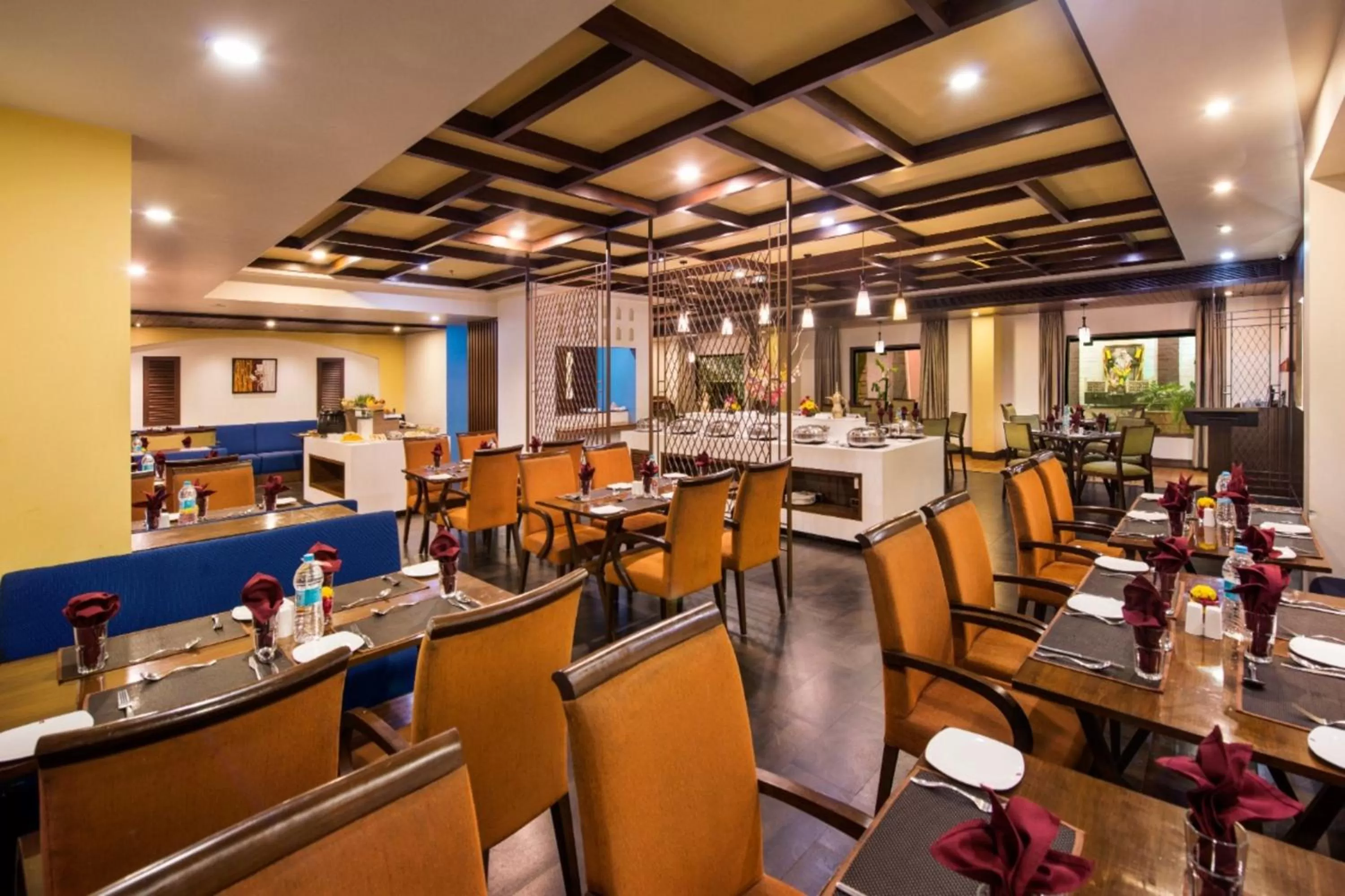 Restaurant/places to eat in Hotel Abigail Goradia's