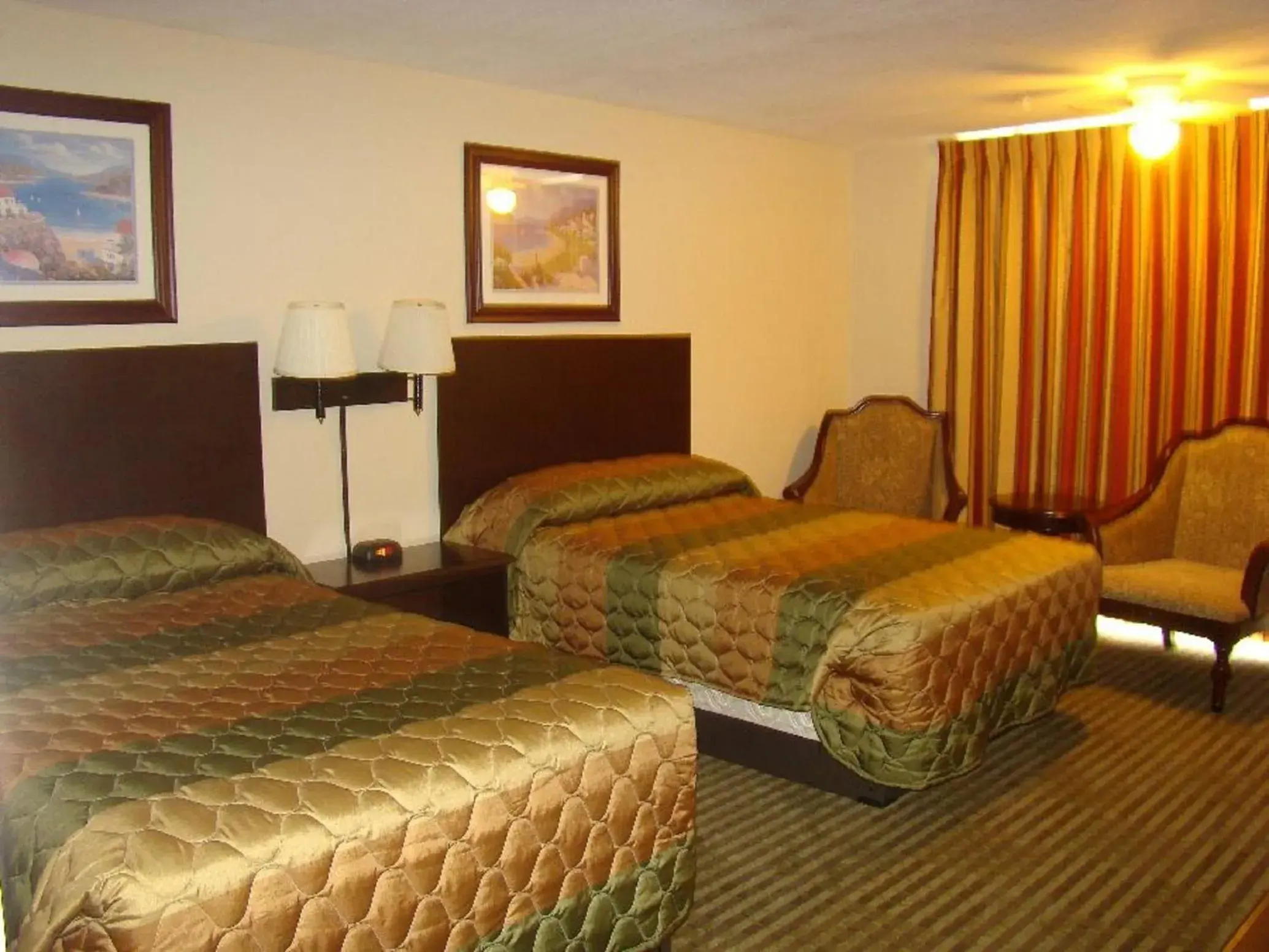 Photo of the whole room, Bed in Romana Hotel - Houston Southwest