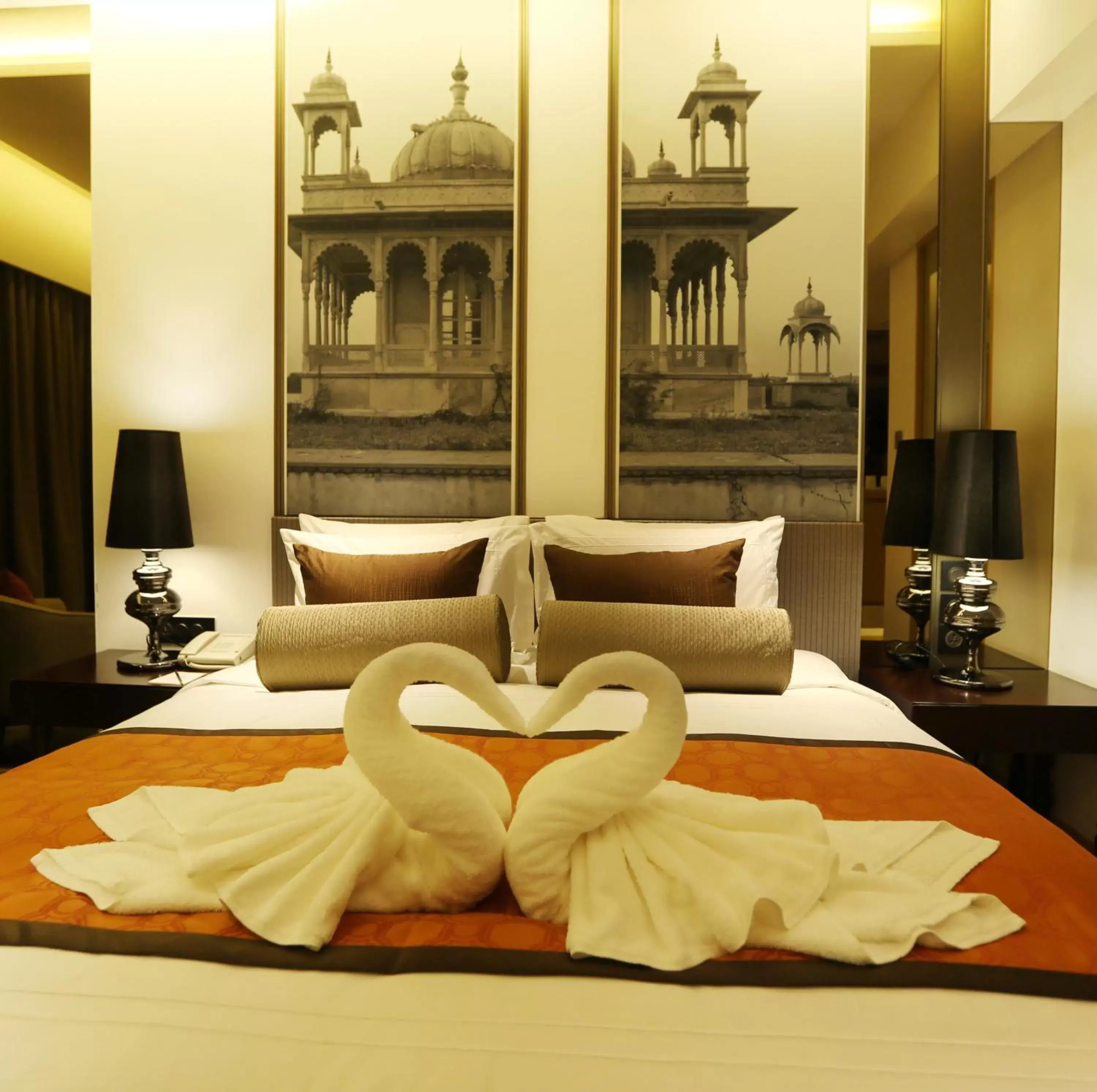 Bedroom, Bed in Pride Plaza Hotel, Aerocity New Delhi