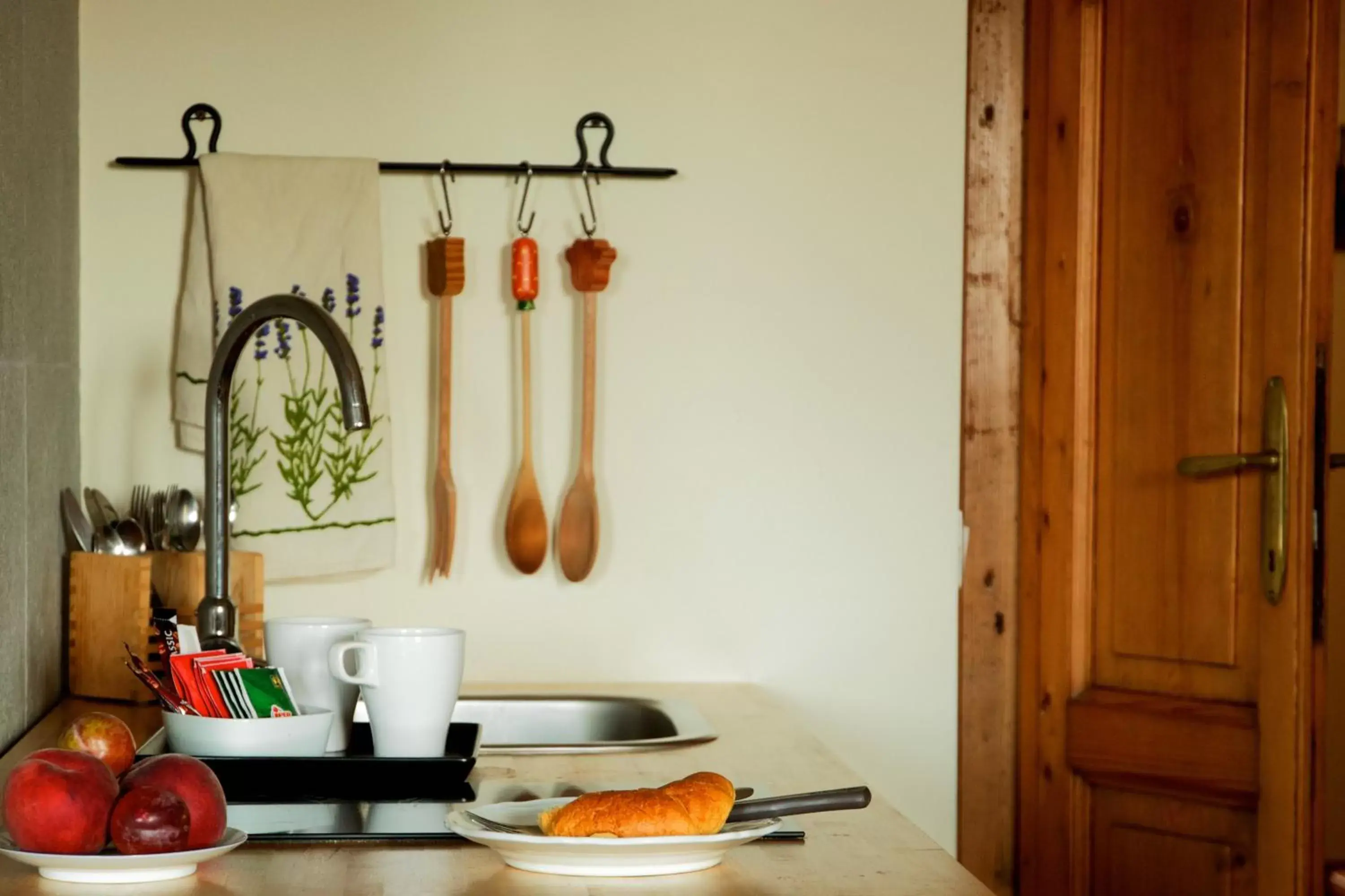 Kitchen or kitchenette, Dining Area in Cascina delle Mele