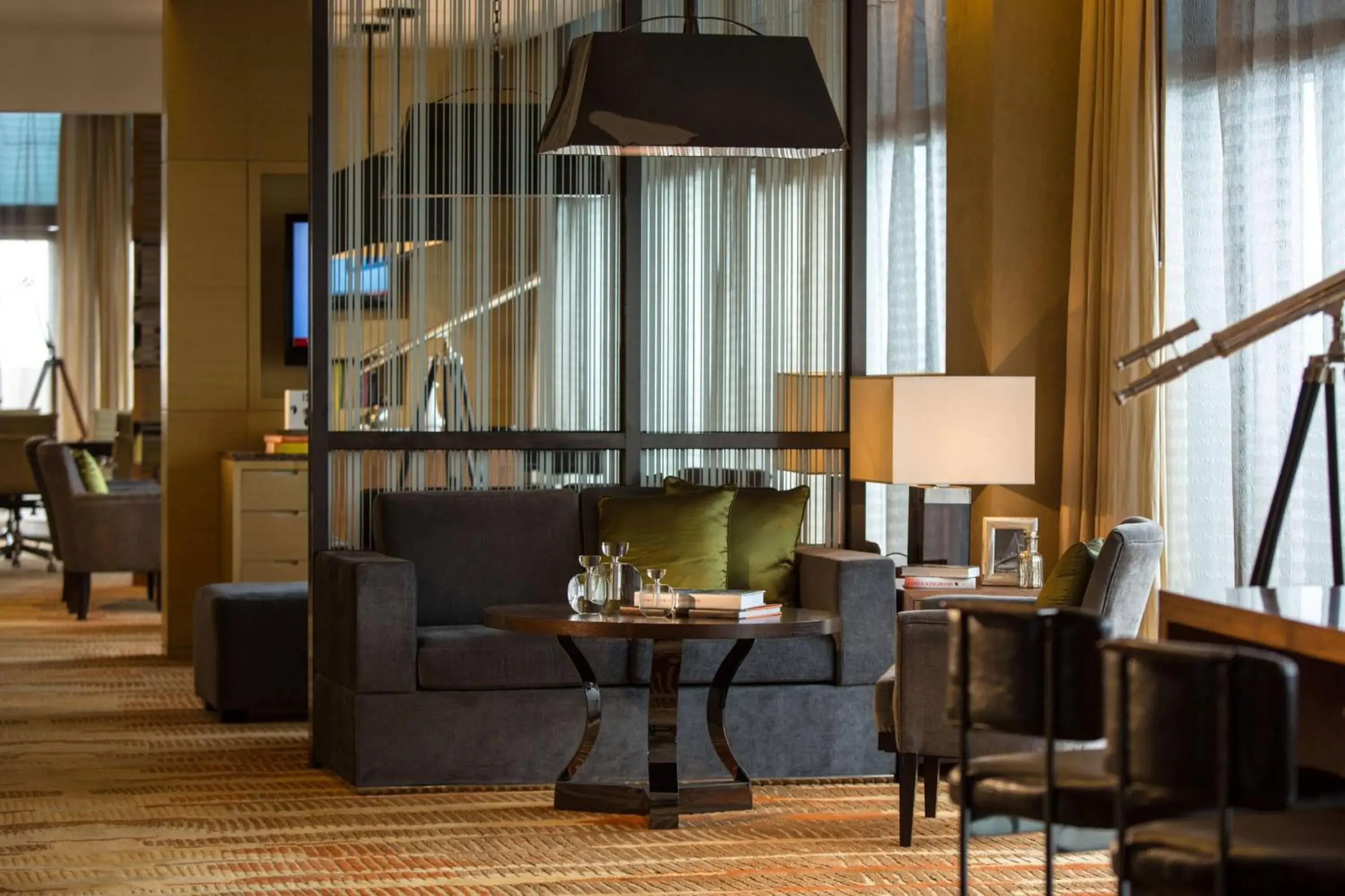 Lounge or bar, Seating Area in Renaissance Guiyang Hotel