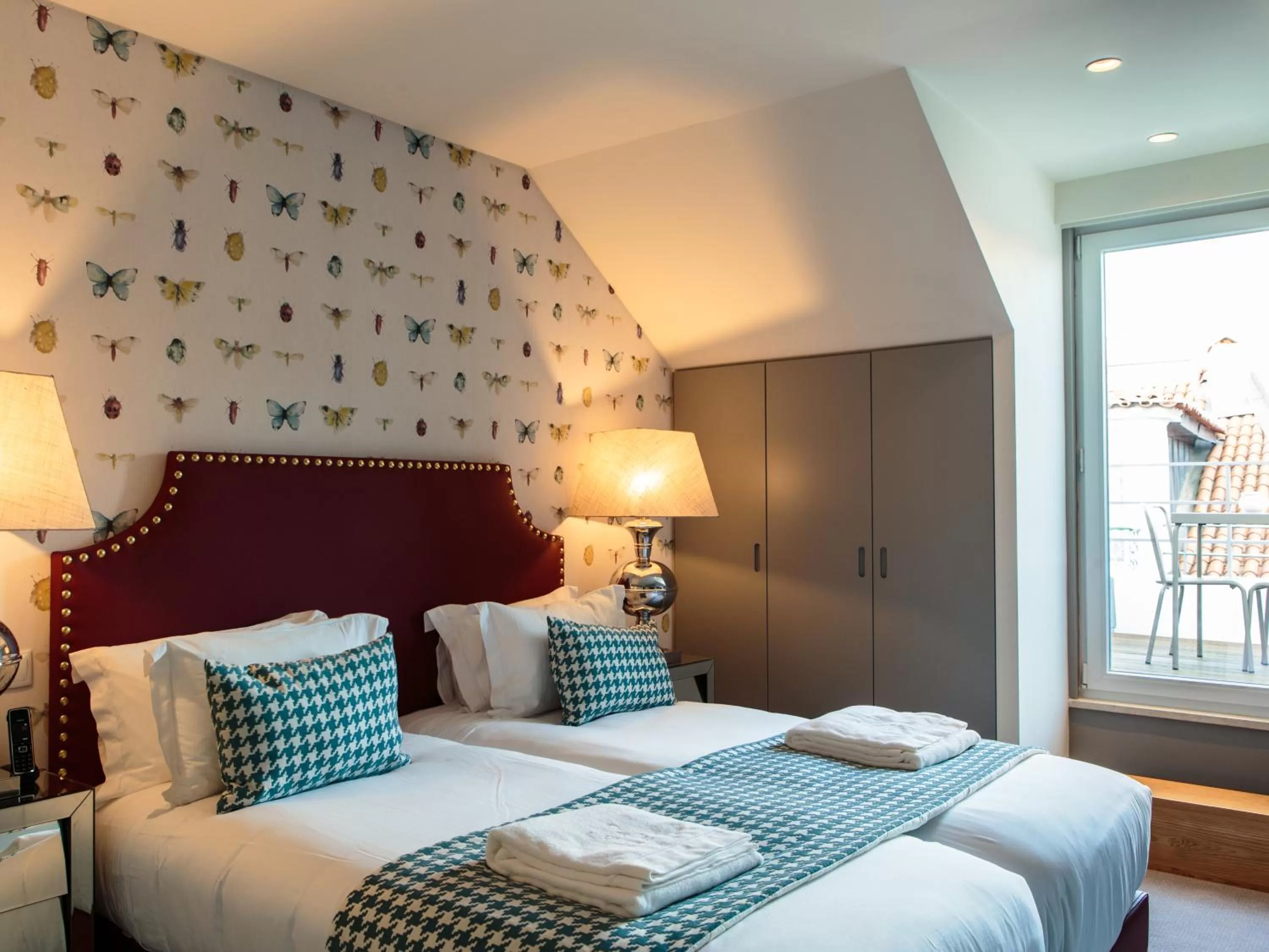 Photo of the whole room, Bed in Dear Lisbon - Gallery House