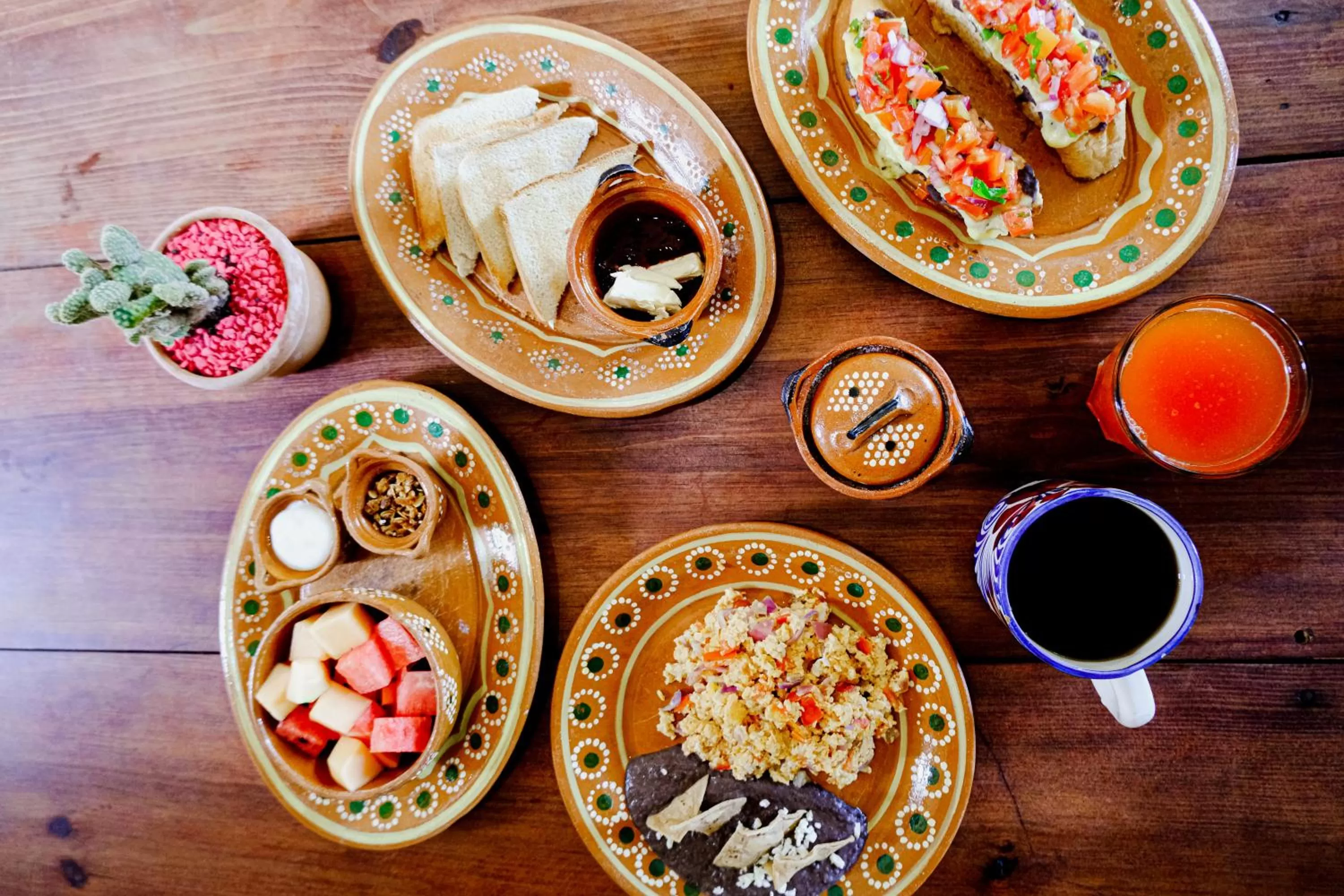 Restaurant/places to eat in Hotel Uolis Nah