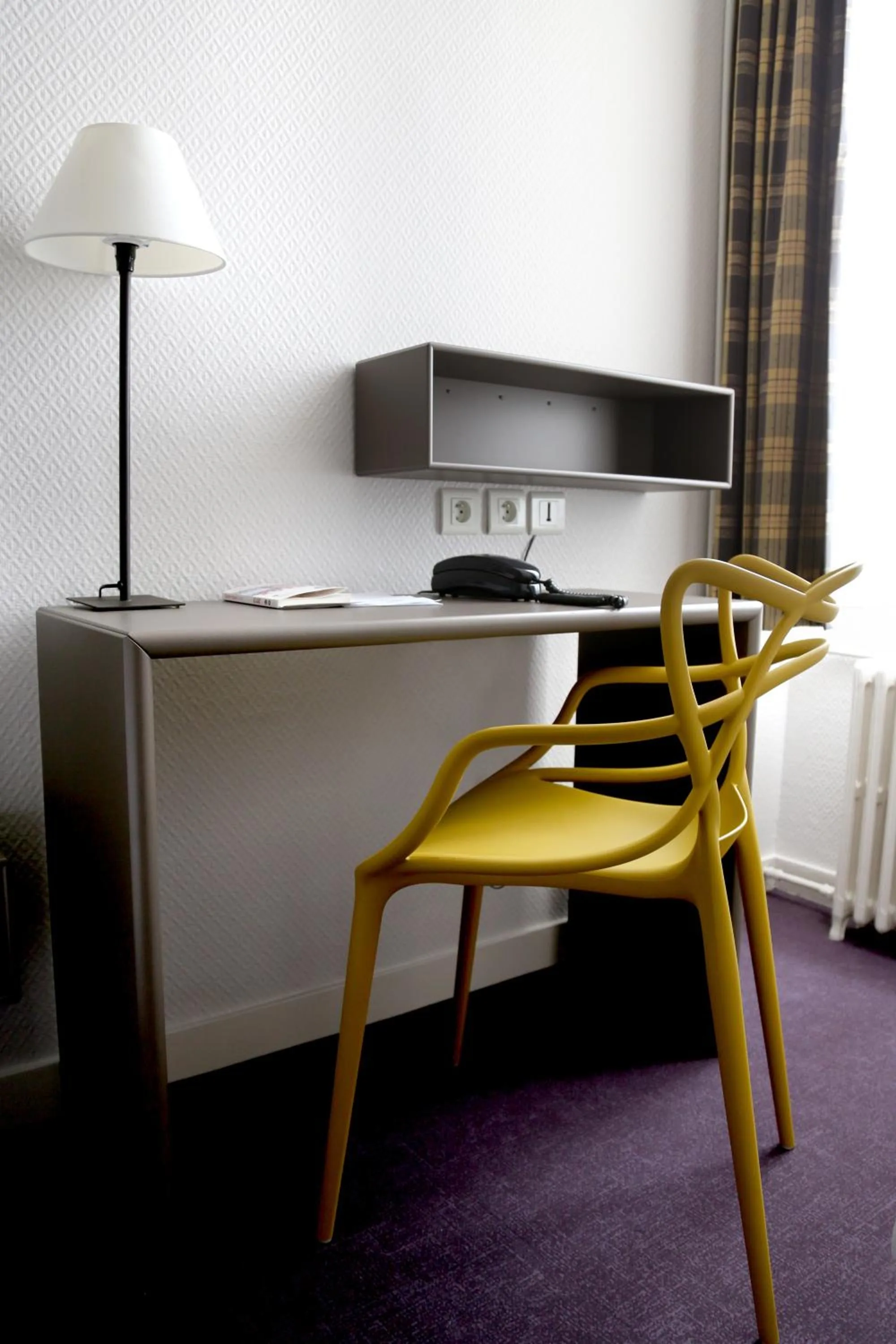 Seating area, Bed in Hotel Le Sevigne - Sure Hotel Collection by Best Western