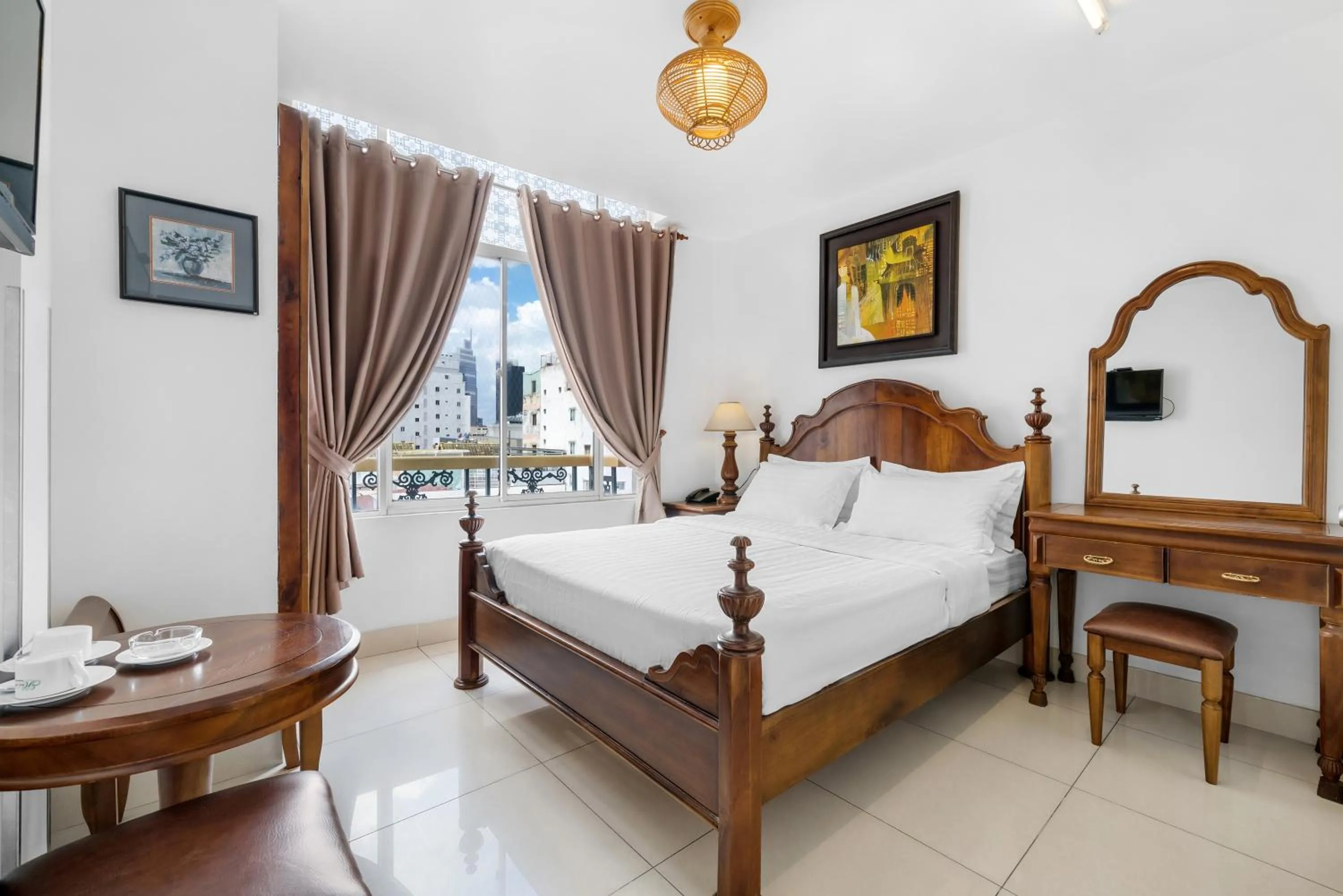 Deluxe Double Room with Shower in Halo Hotel