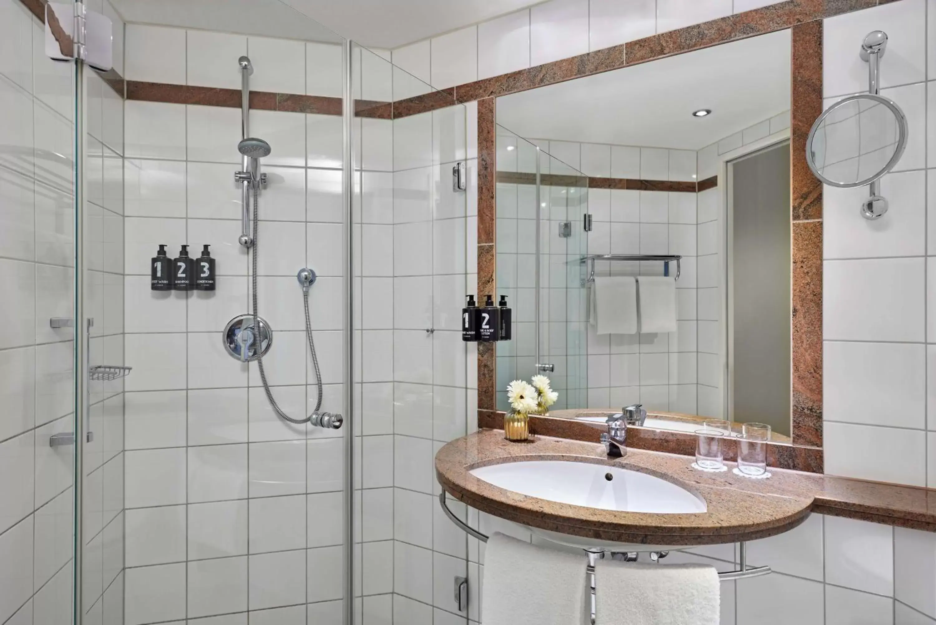 Bathroom in Lindner Hotel Leverkusen BayArena, part of JdV by Hyatt