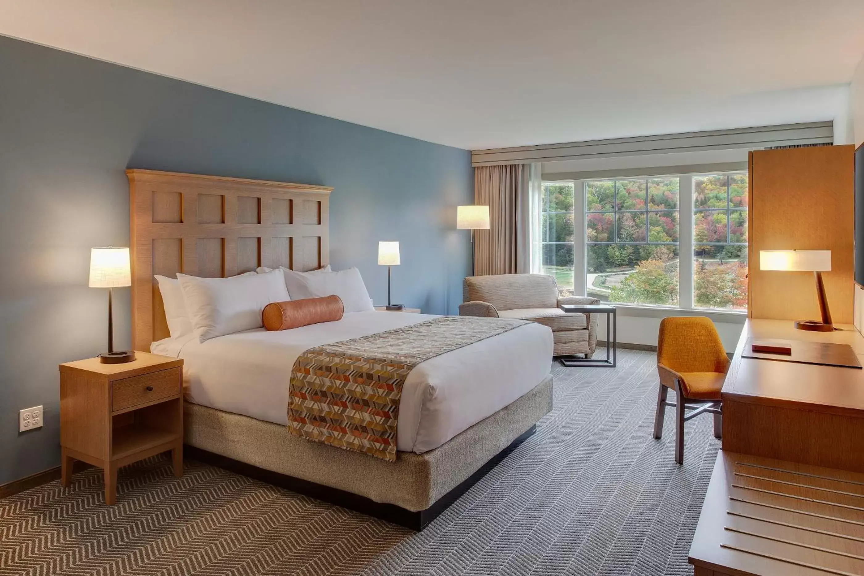 King Room with Mountain View in The Glen House King Room with Mountain View in The Glen House