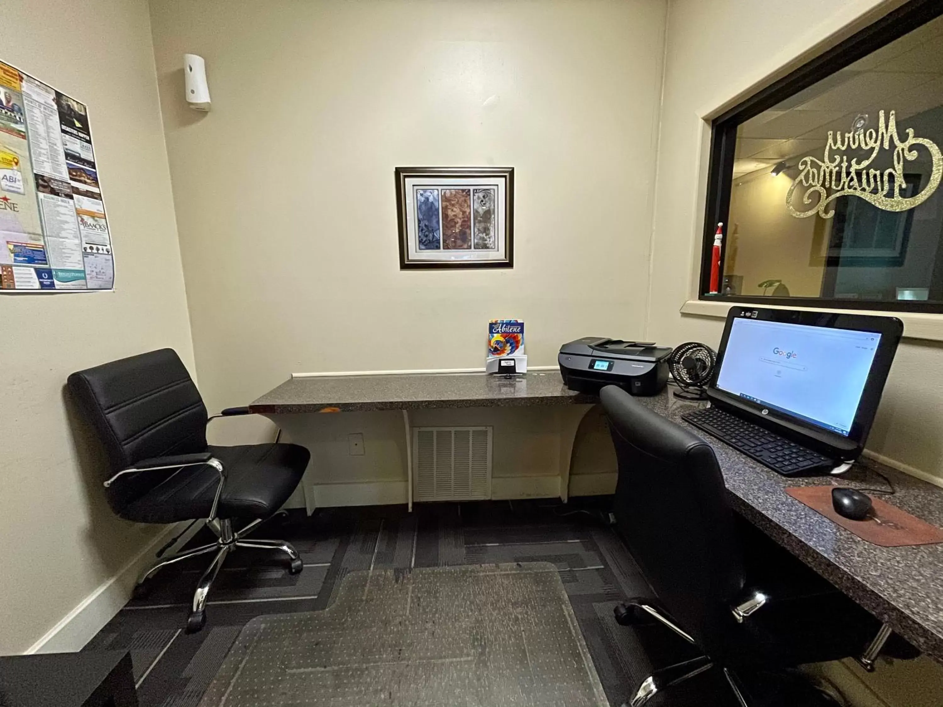 Business facilities, Business Area/Conference Room in The Inn and Suites at 34 Fifty