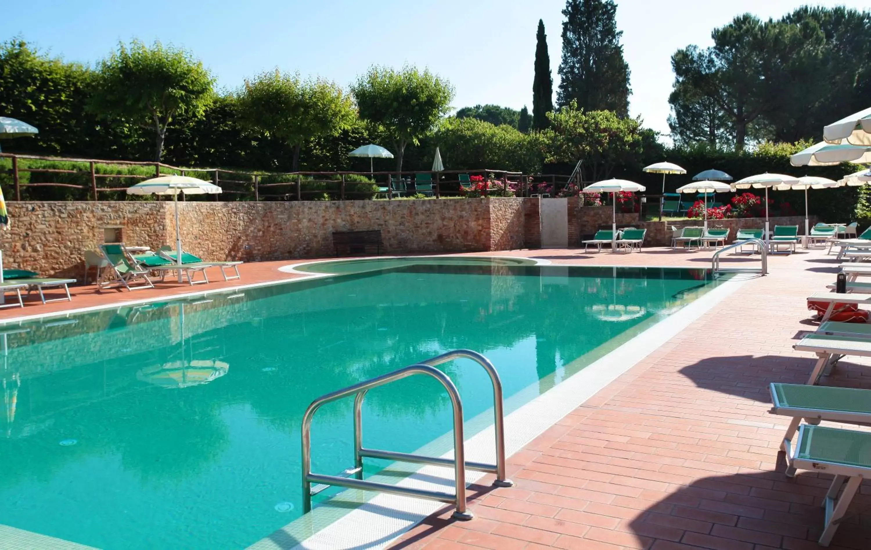 Swimming Pool in Hotel Sovestro