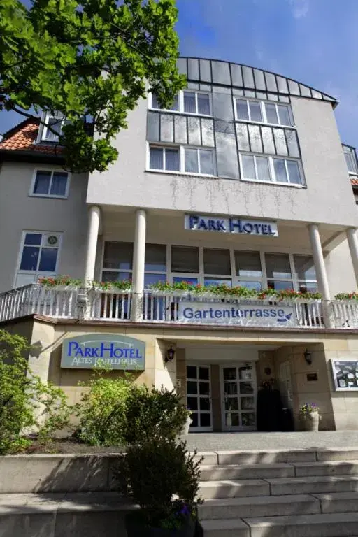 Facade/entrance, Property Building in Parkhotel Altes Kaffeehaus