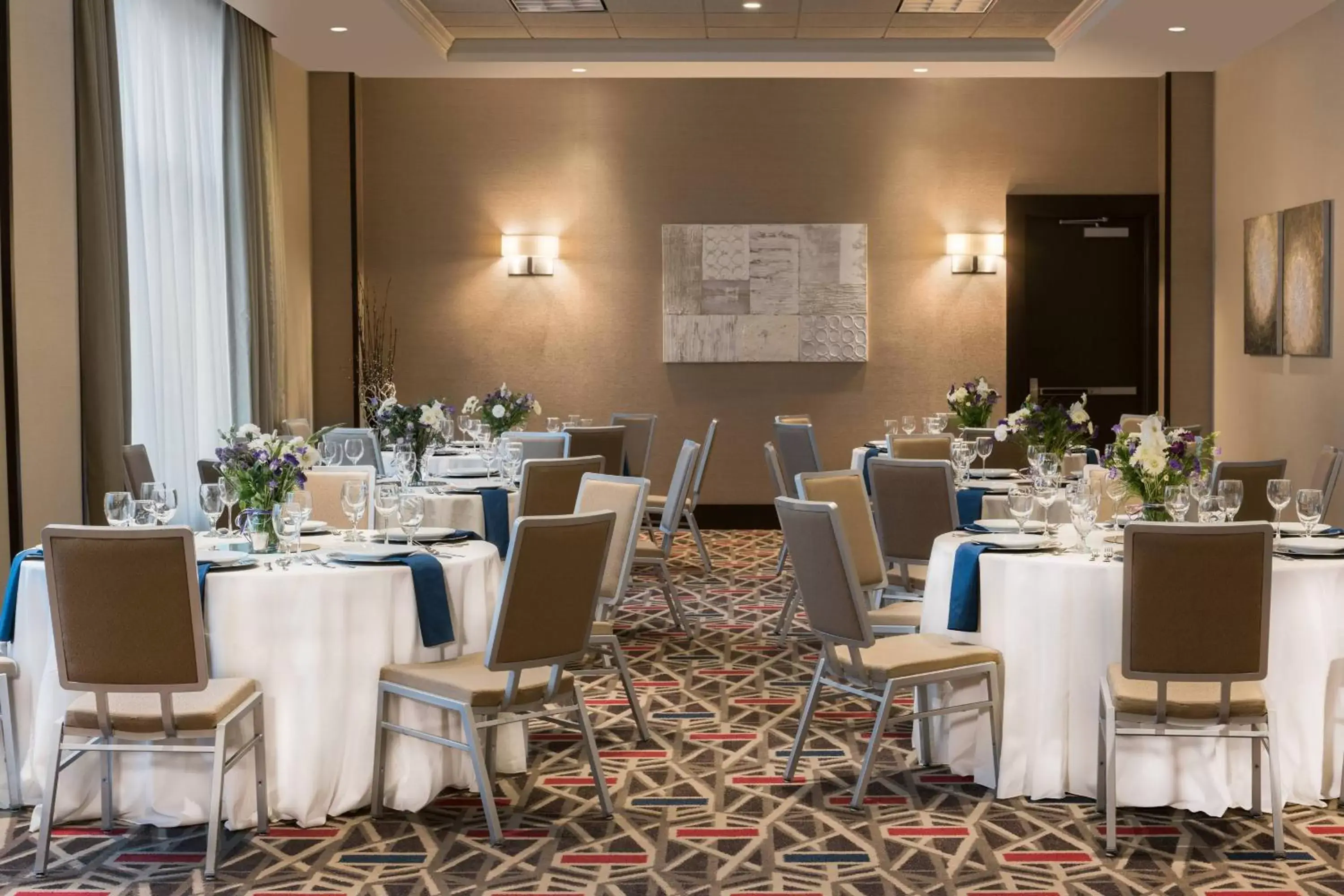 Meeting/conference room, Restaurant/Places to Eat in Residence Inn by Marriott Boston Needham