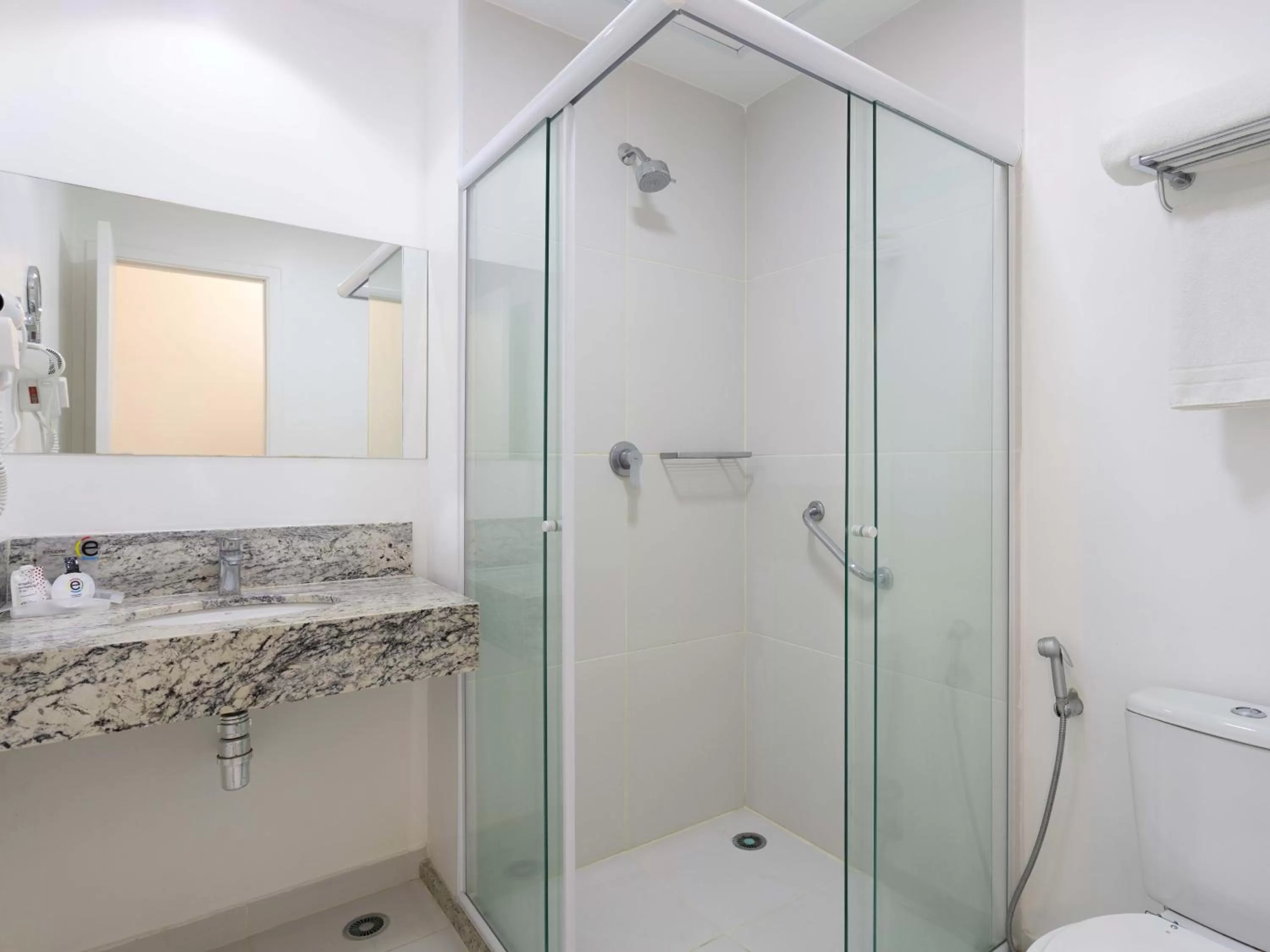 Bathroom in Ramada Encore by Wyndham São Paulo Osasco