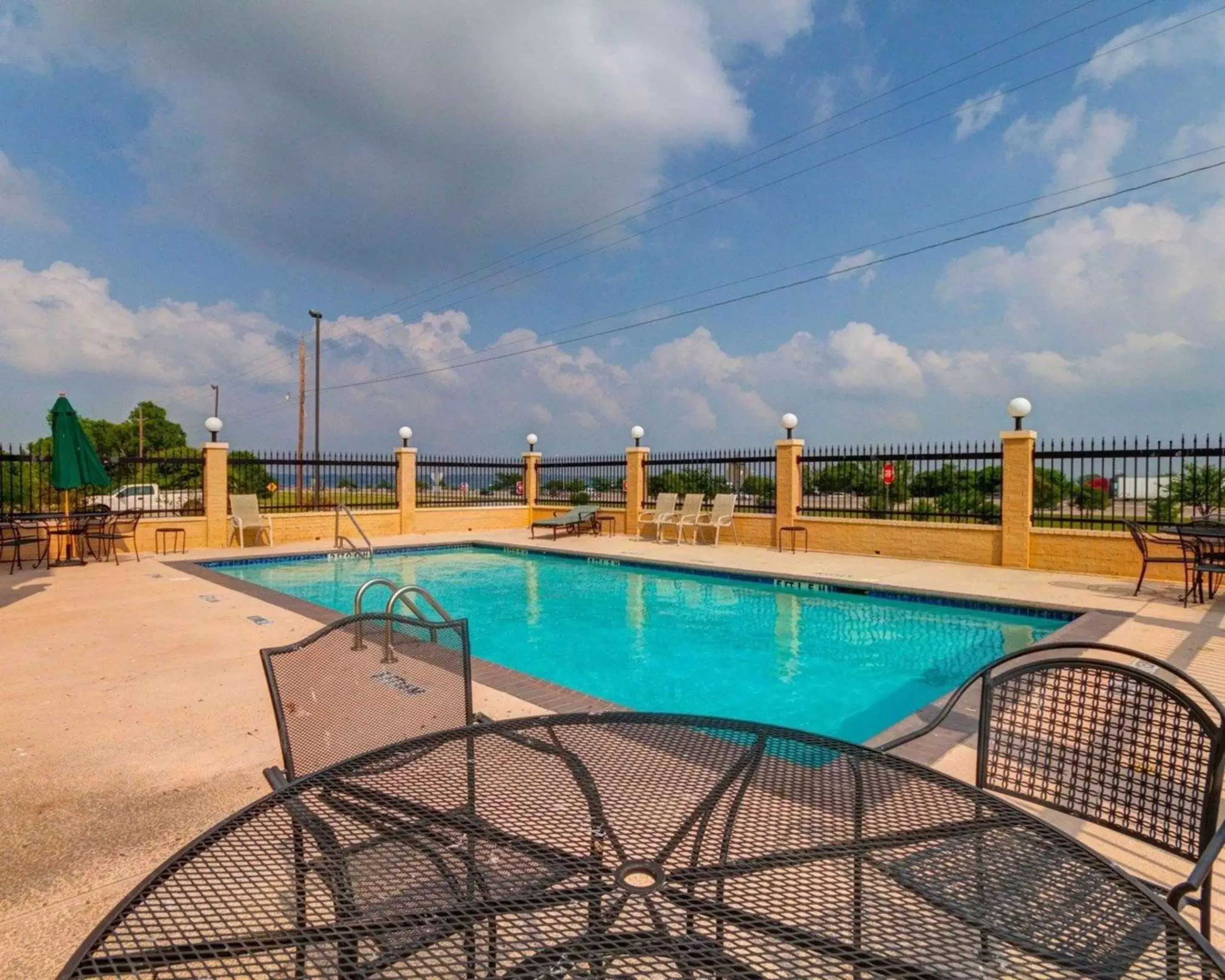 On site, Swimming Pool in Comfort Suites Lake Ray Hubbard