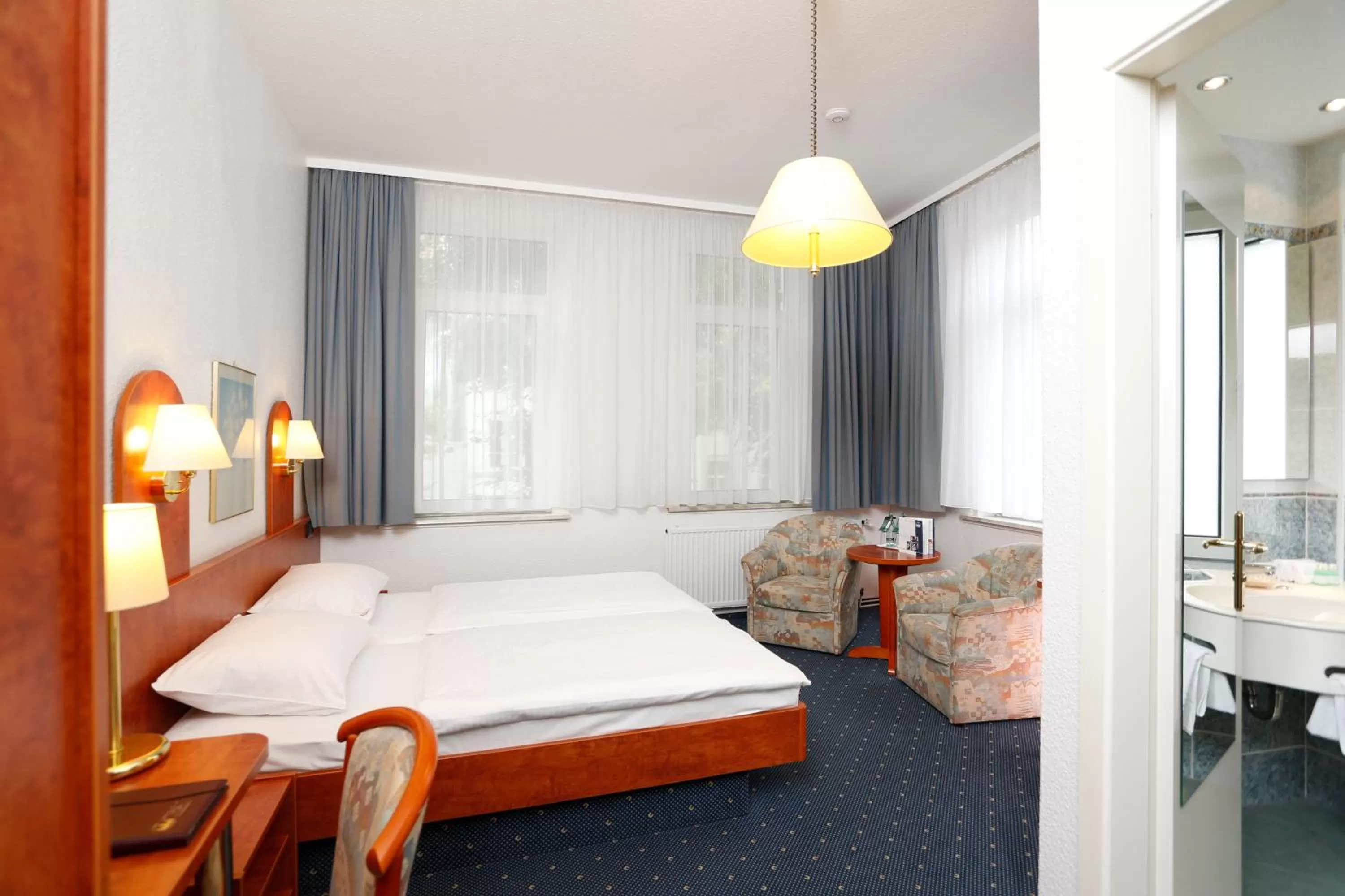 Photo of the whole room, Bed in Hotel Stadt Hannover