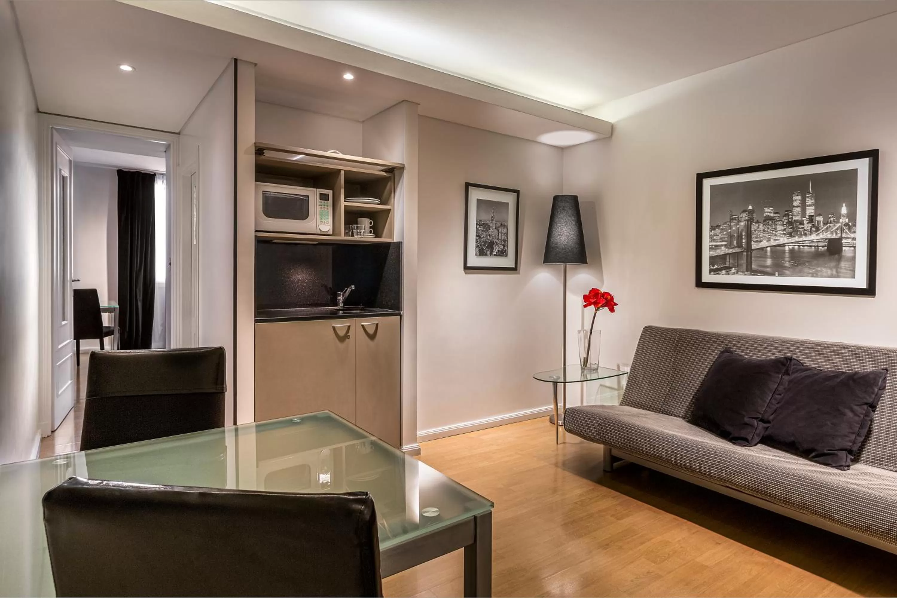 Living room in Broadway Hotel & Suites