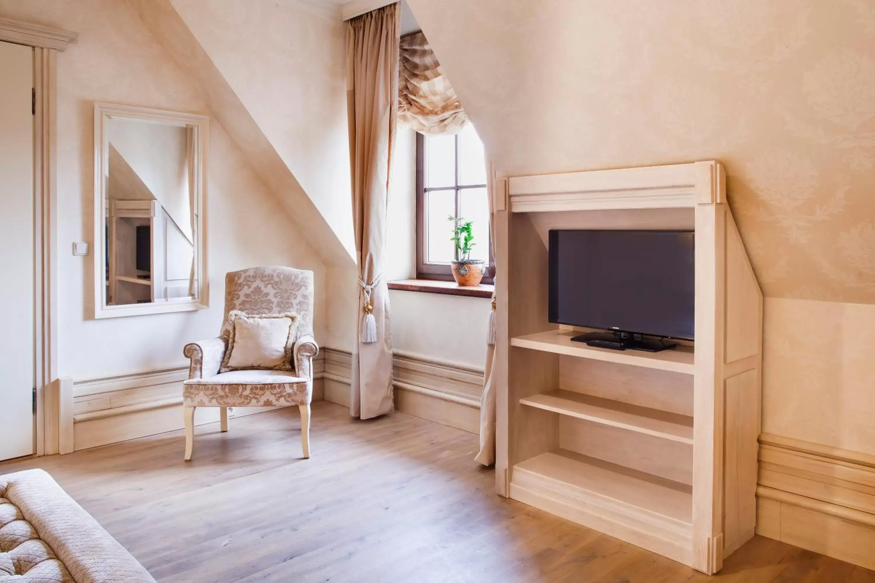 TV and multimedia, Seating Area in Hotel Król Kazimierz