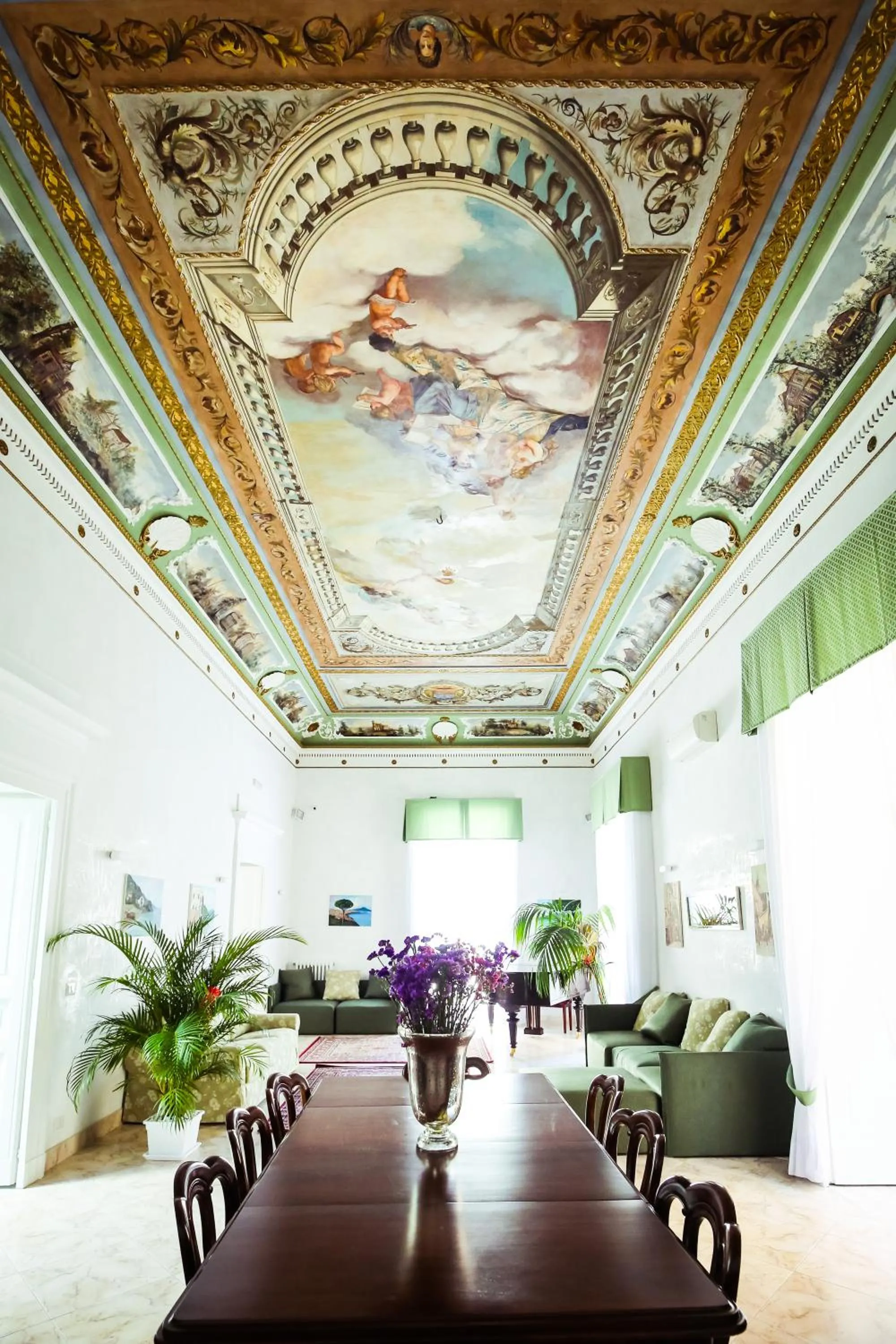 Communal lounge/ TV room in NapoliMia Boutique Hotel