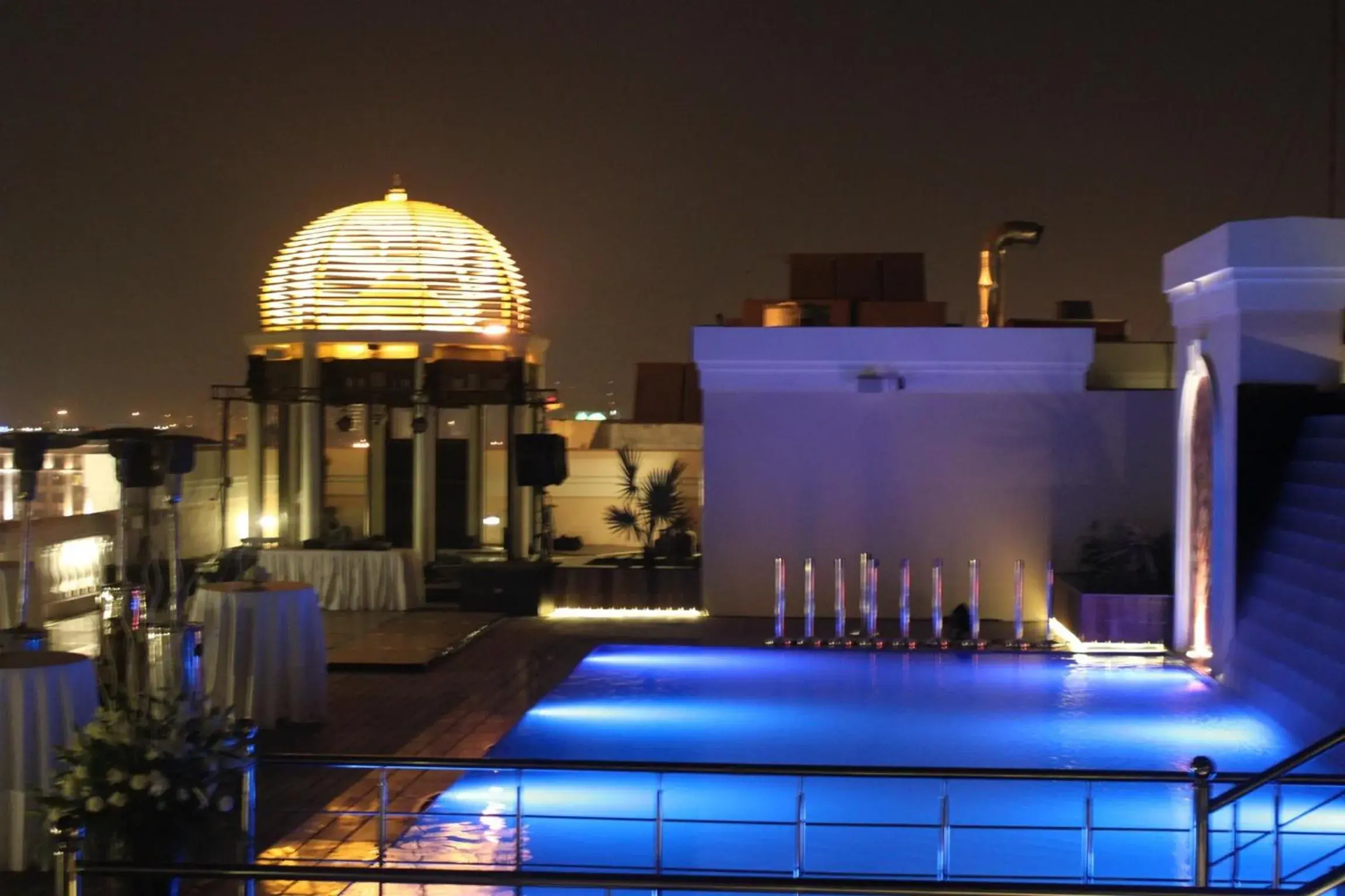 Swimming pool in The Pllazio Hotel Swimming pool in The Pllazio Hotel