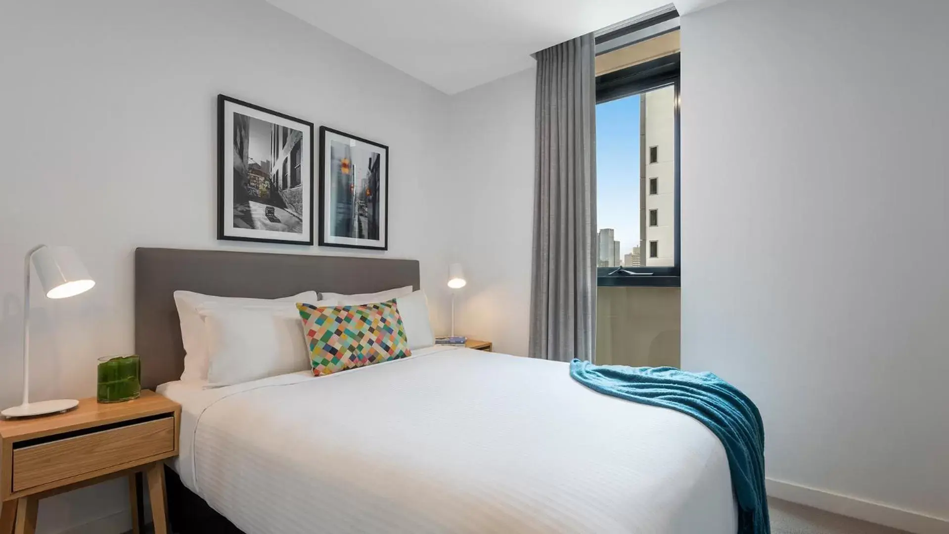 Bed in Oaks Melbourne Southbank Suites Bed in Oaks Melbourne Southbank Suites