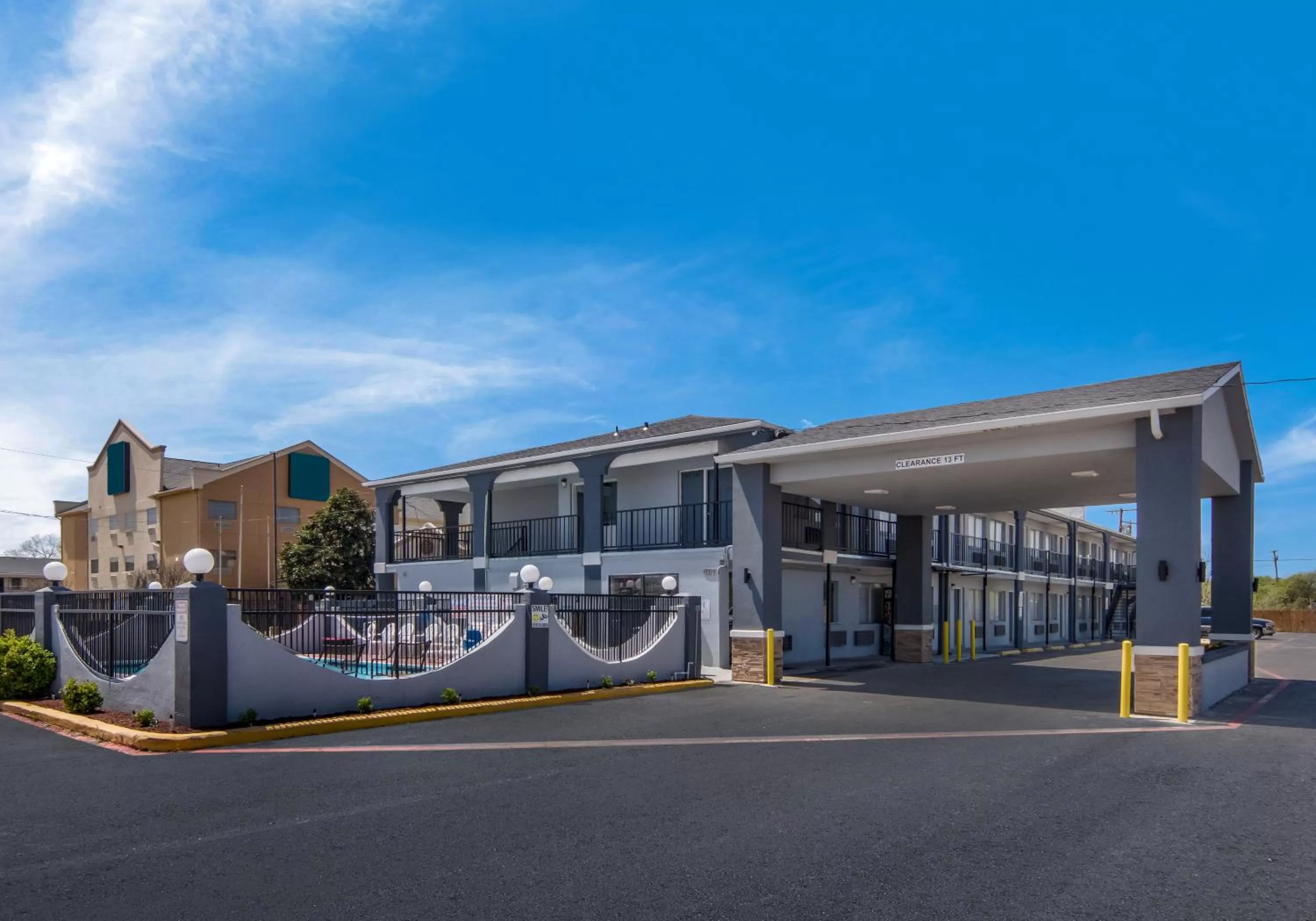 Property building in Econo Lodge Waco North I-35