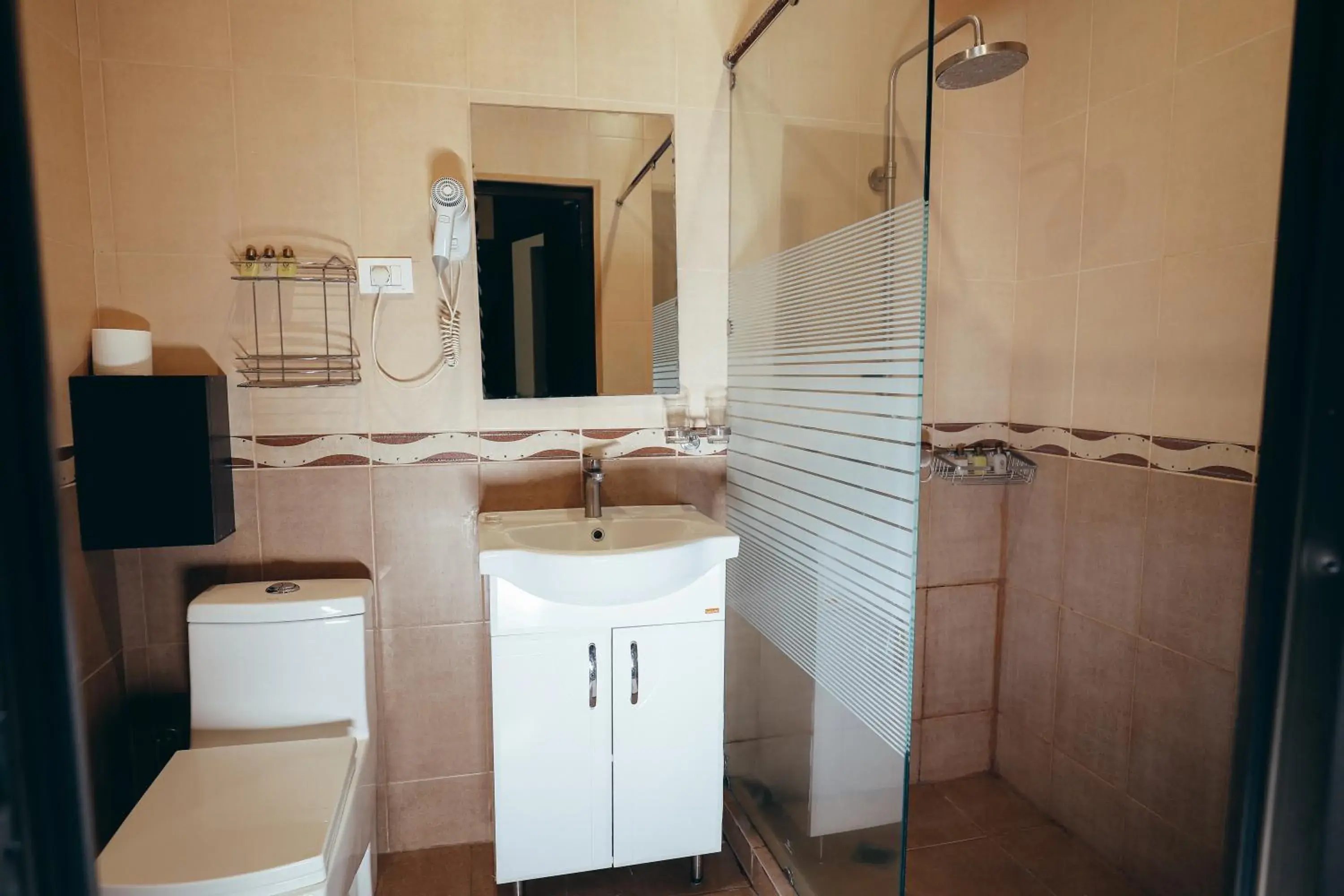 Shower, Bathroom in Imperial Palace Hotel