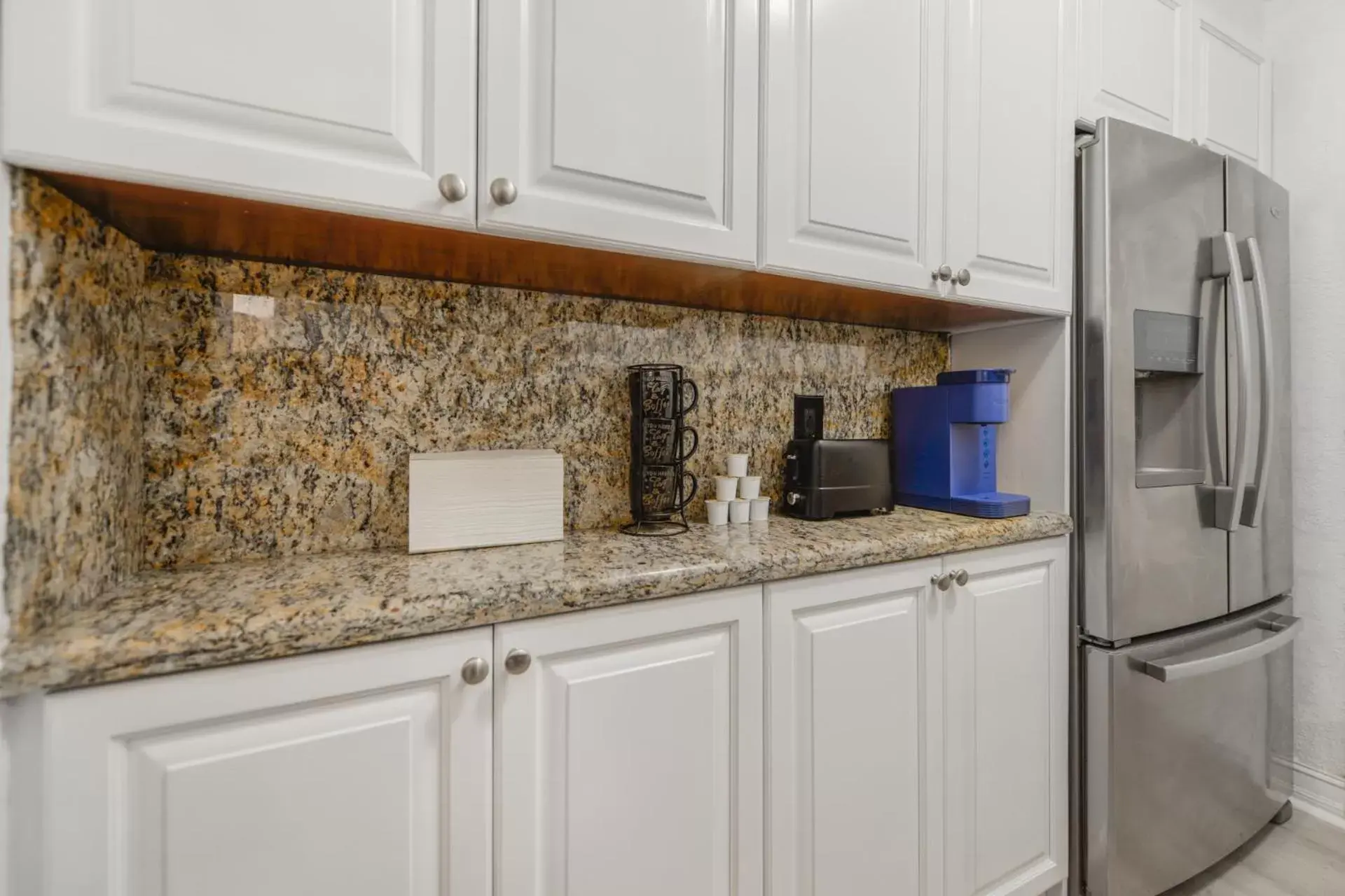 Kitchen or kitchenette, Kitchen/Kitchenette in Alani Bay Villas