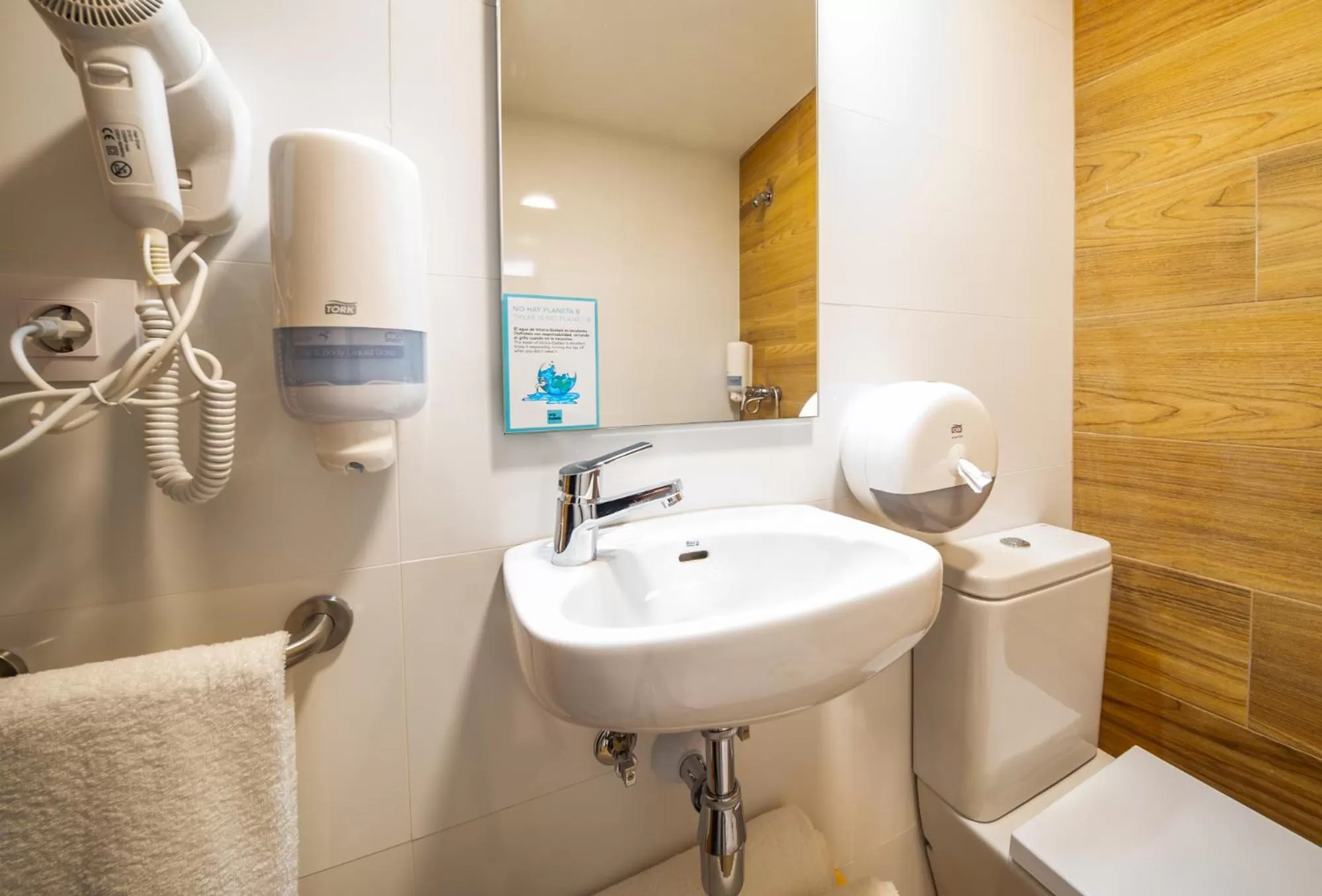 Bathroom in Hotel Vas Vitoria AutoCheckIn