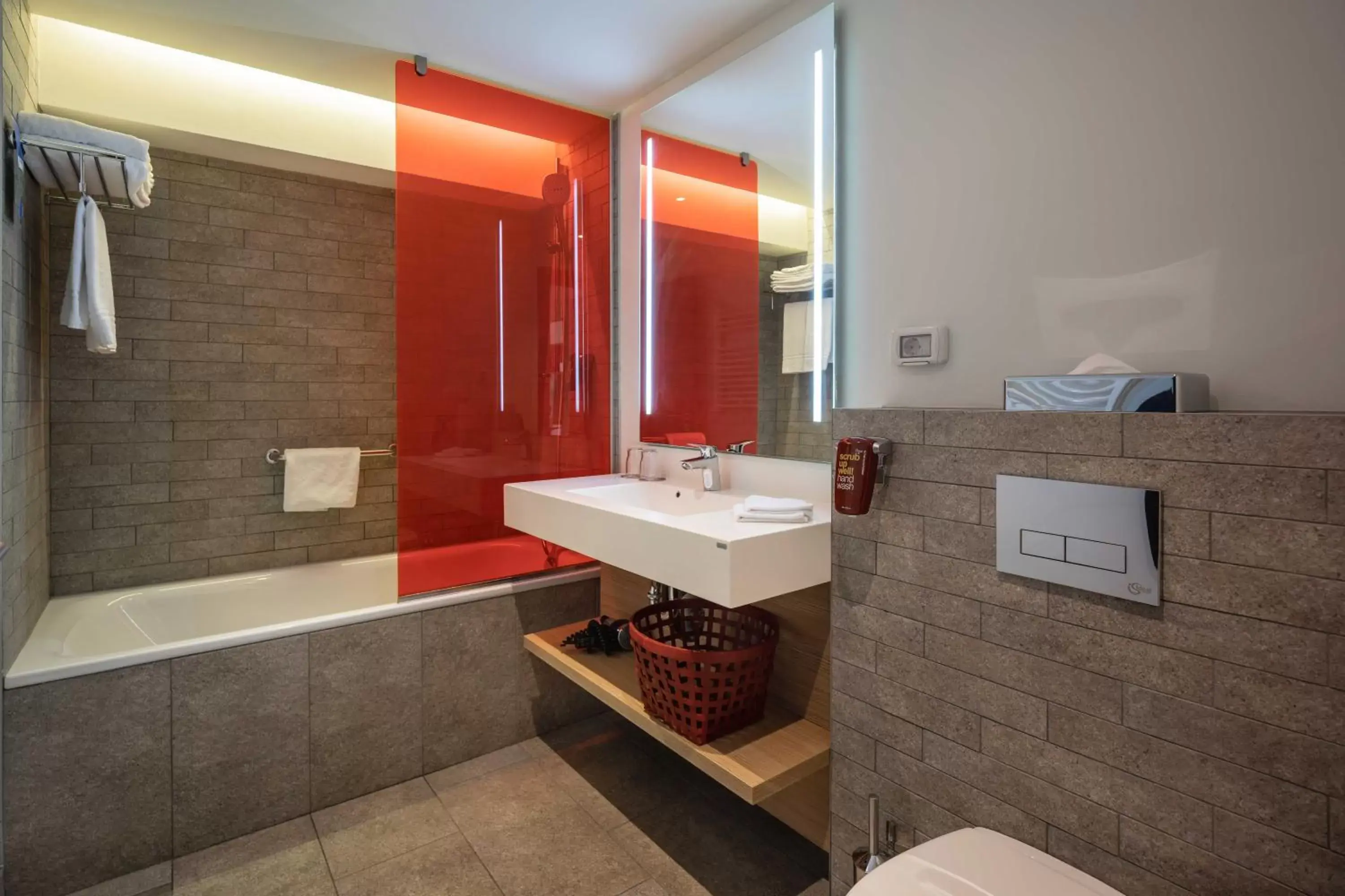 Bathroom in Park Inn by Radisson Bucharest Hotel & Residence