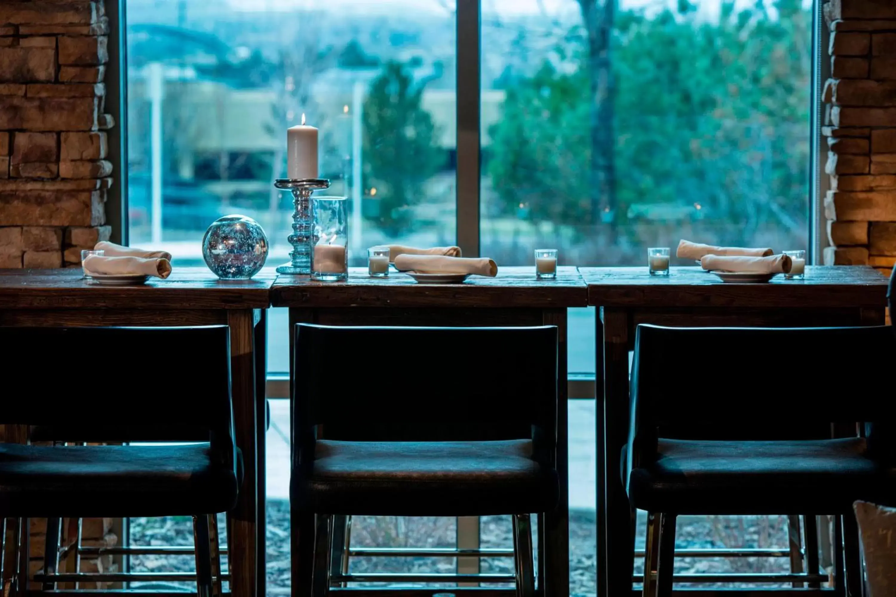 Lounge or bar in Renaissance Boulder Flatiron Hotel