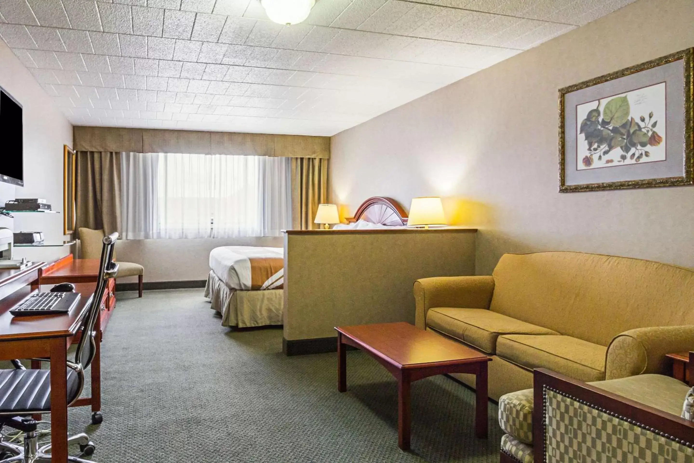 Photo of the whole room, Seating Area in Quality Inn & Suites Altoona Pennsylvania