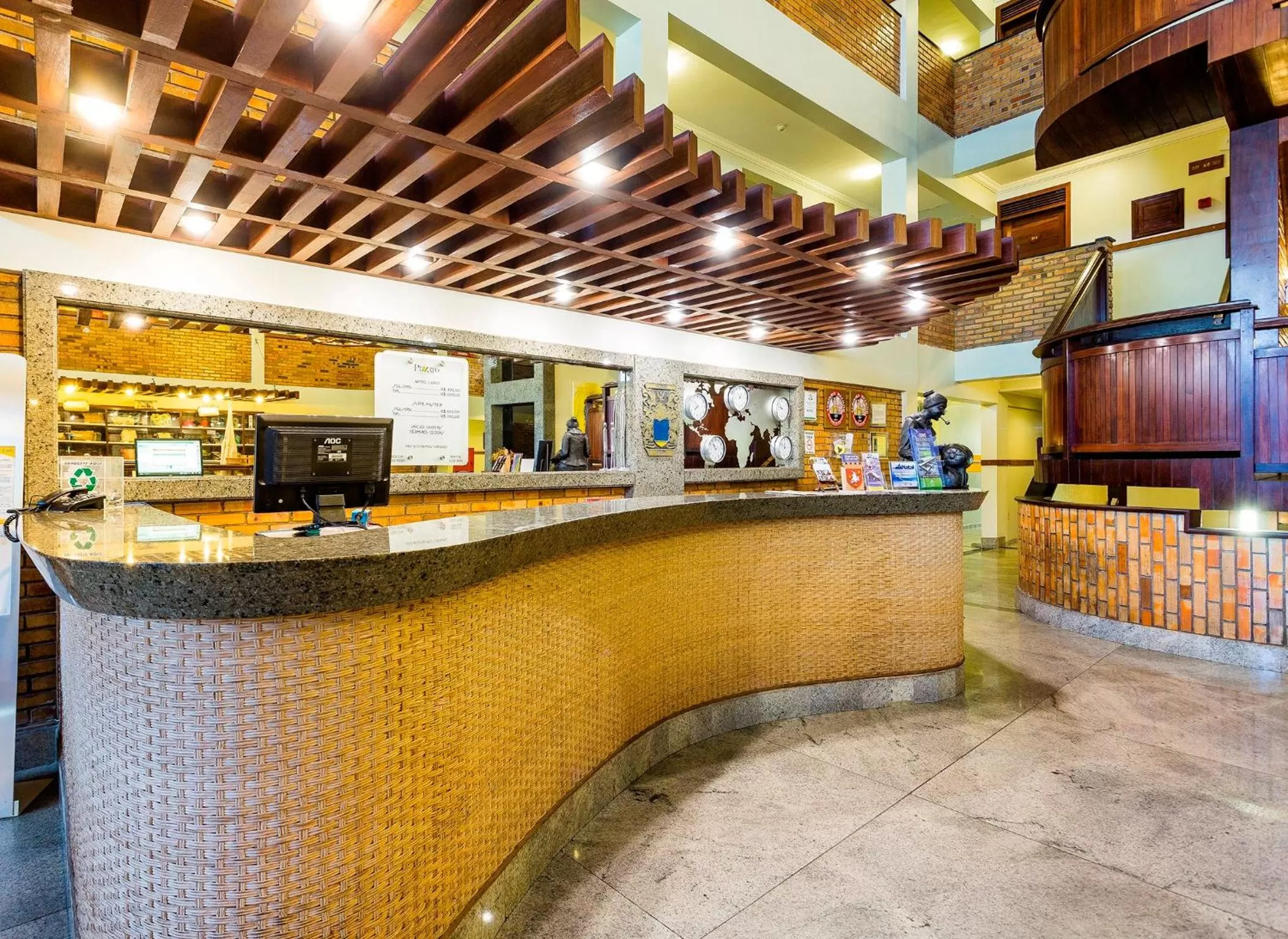 Lobby or reception in Pizzato Praia Hotel