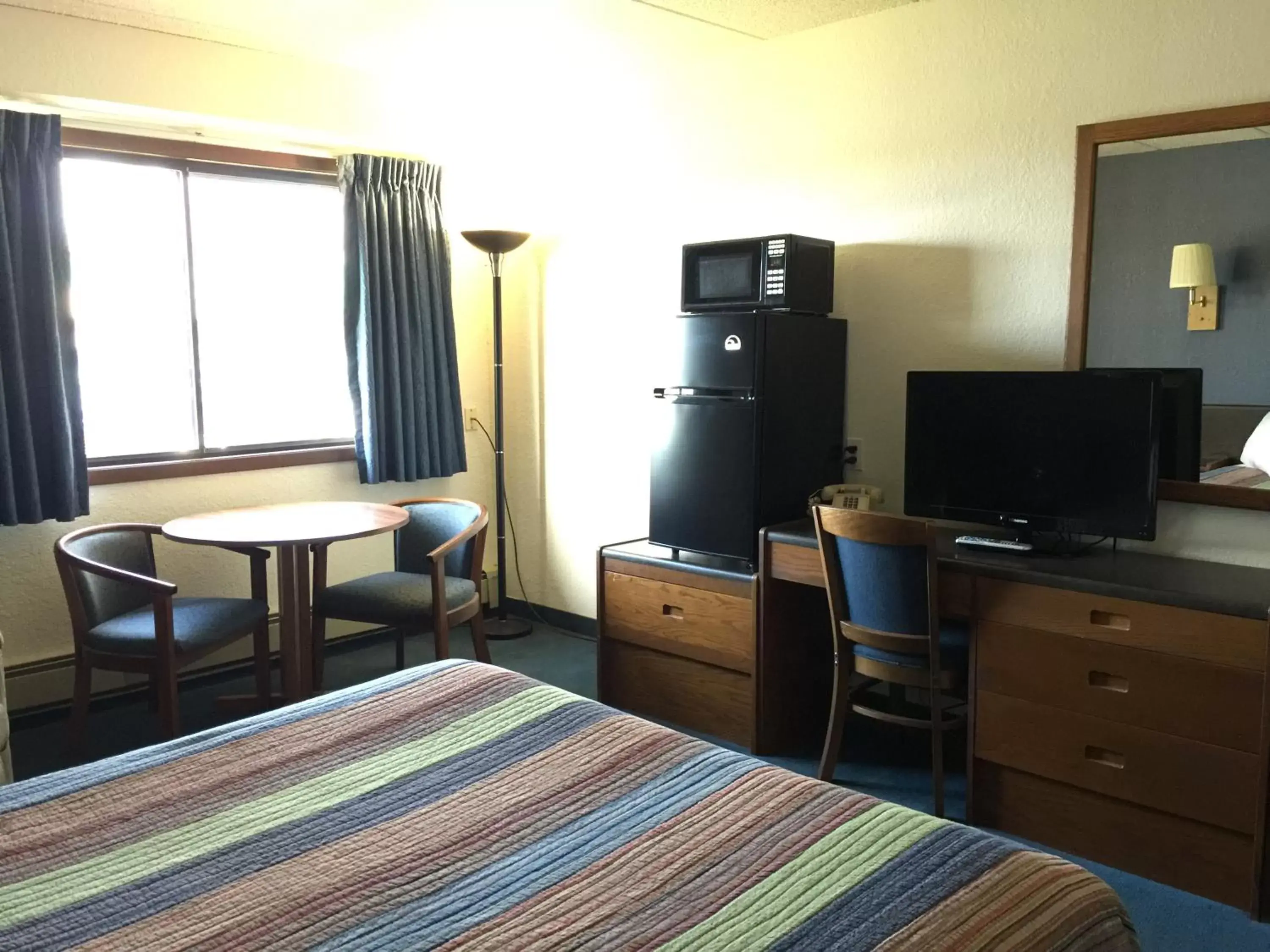 Photo of the whole room, Room Photo in AmericInn Motel - Monticello
