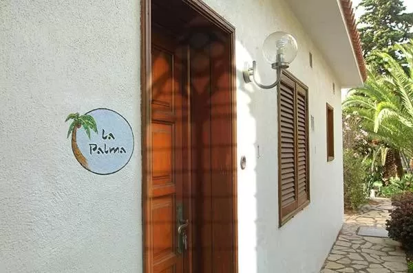 Facade/entrance in Jardin de Aridane