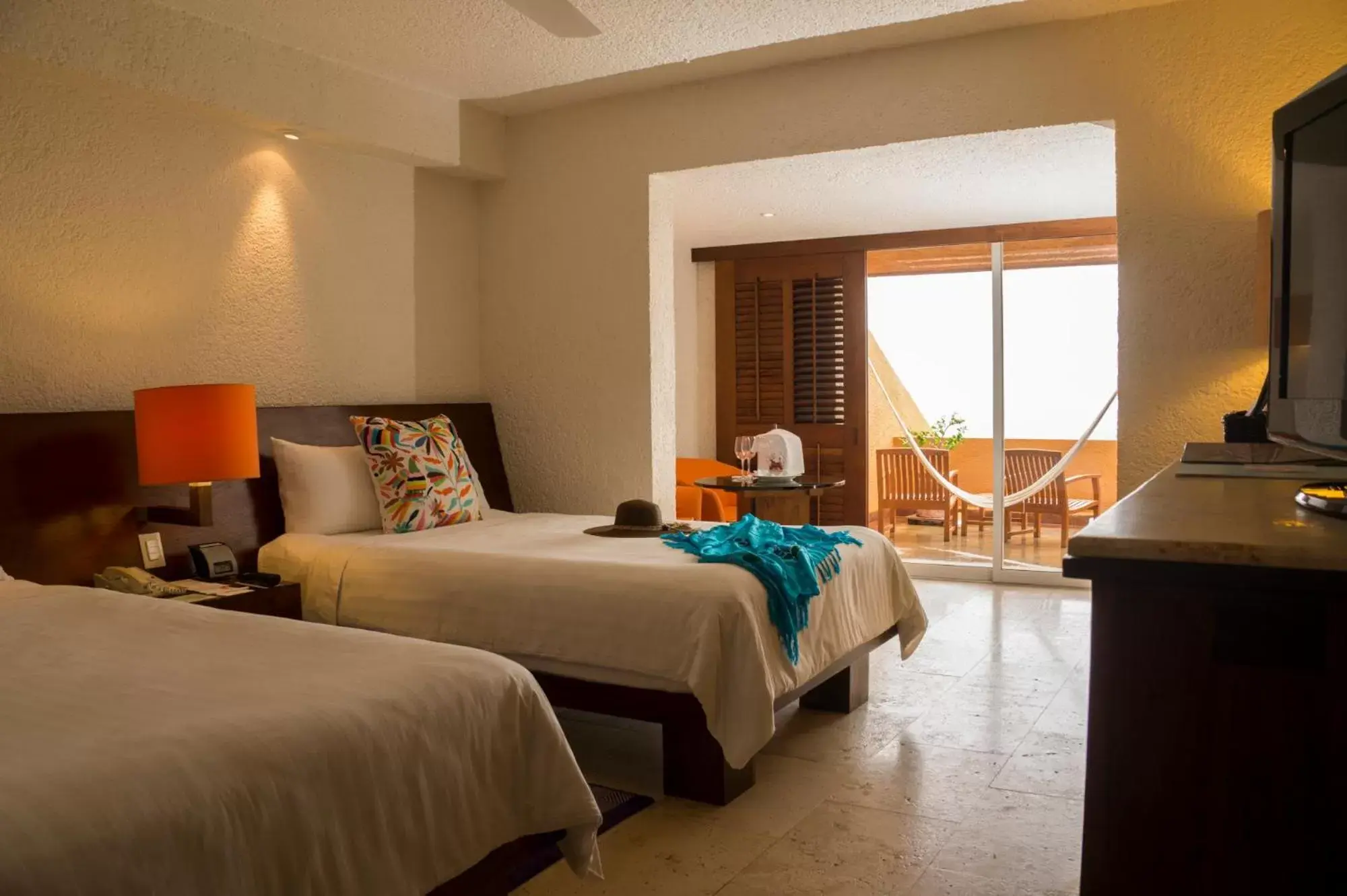 Property building, Bed in Las Brisas Ixtapa