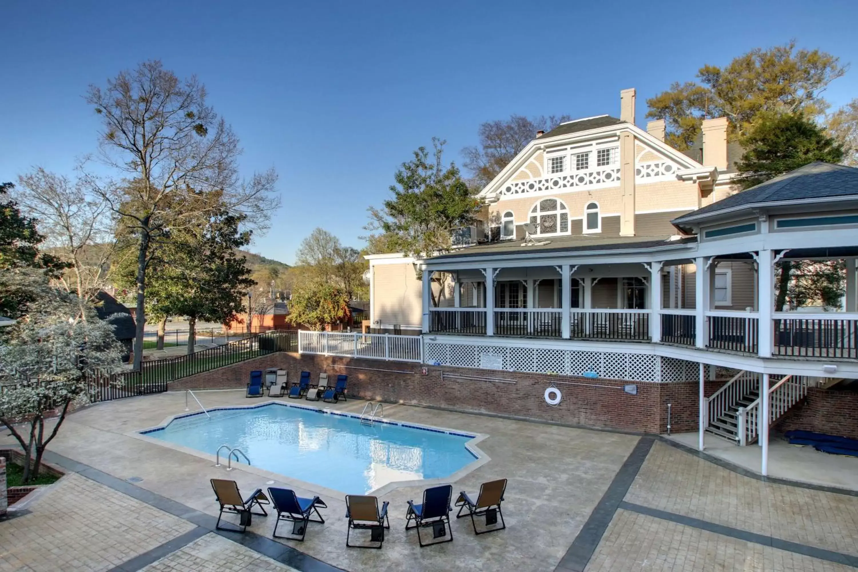 Pool view, Swimming Pool in Hotel Finial BW Premier Collection Oxford - Anniston