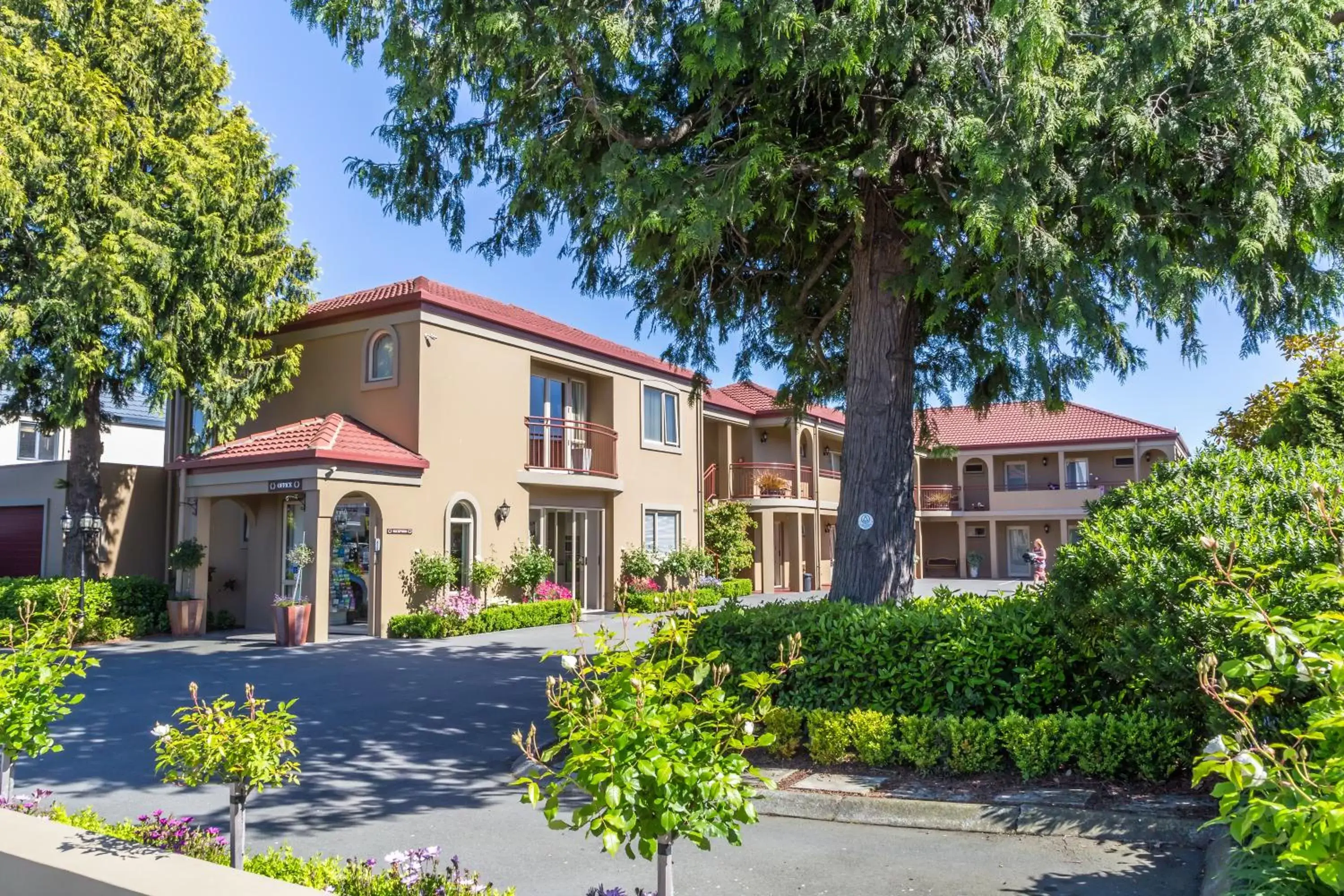 Facade/entrance, Property Building in Roma On Riccarton Motel