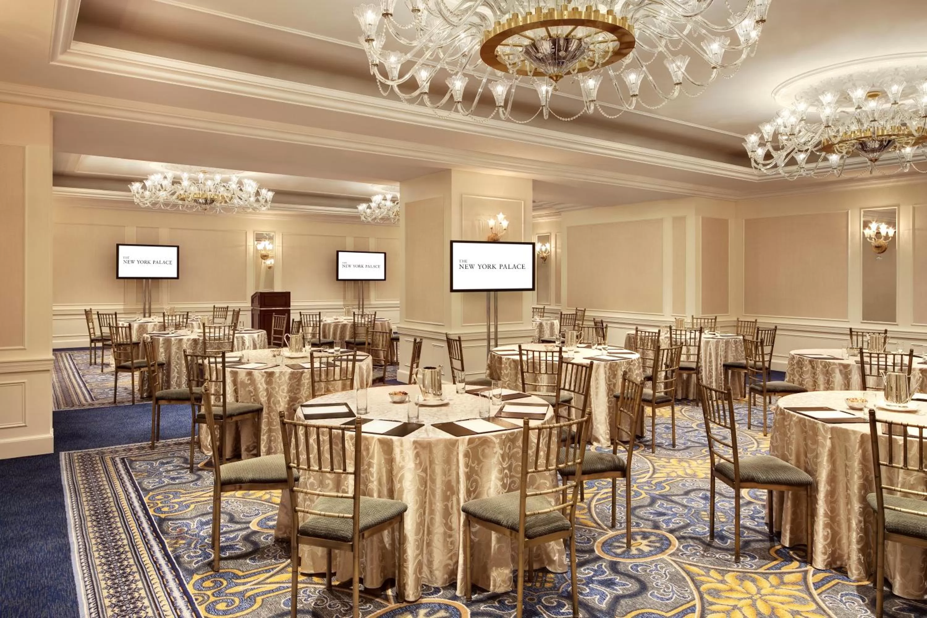 Business facilities in Lotte New York Palace
