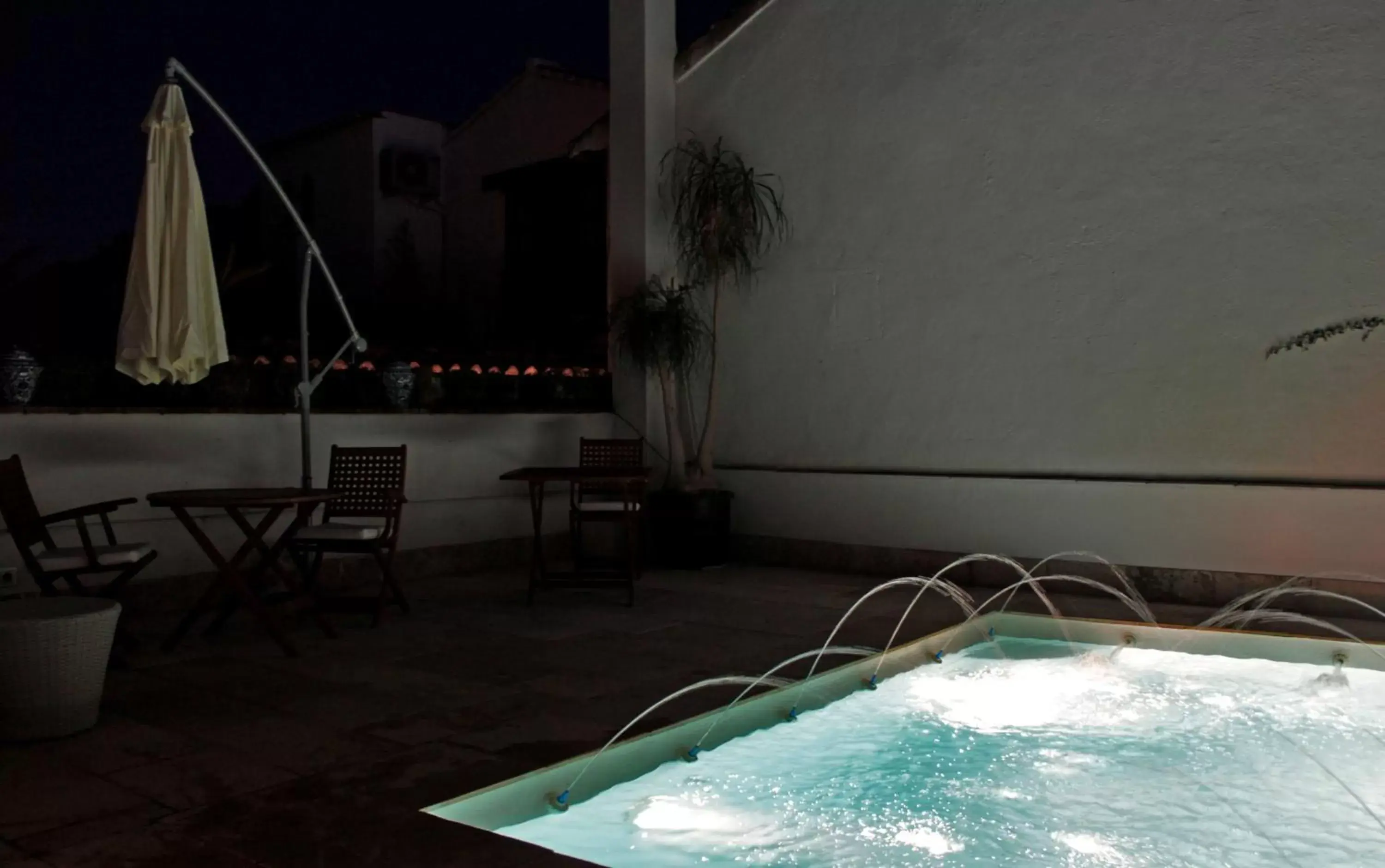 Swimming Pool in CANDIL SUITE Comares