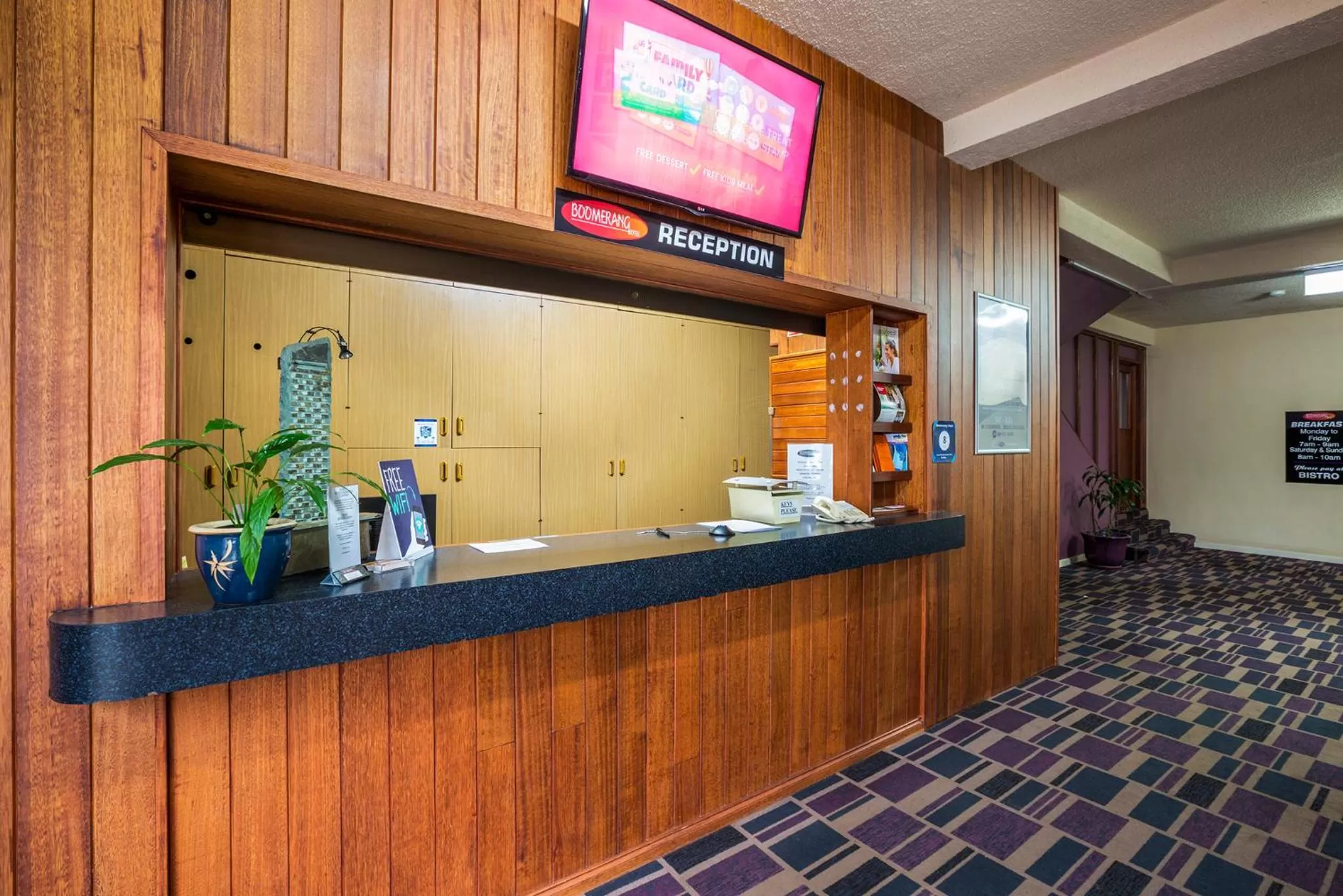 Lobby or reception in Boomerang Hotel