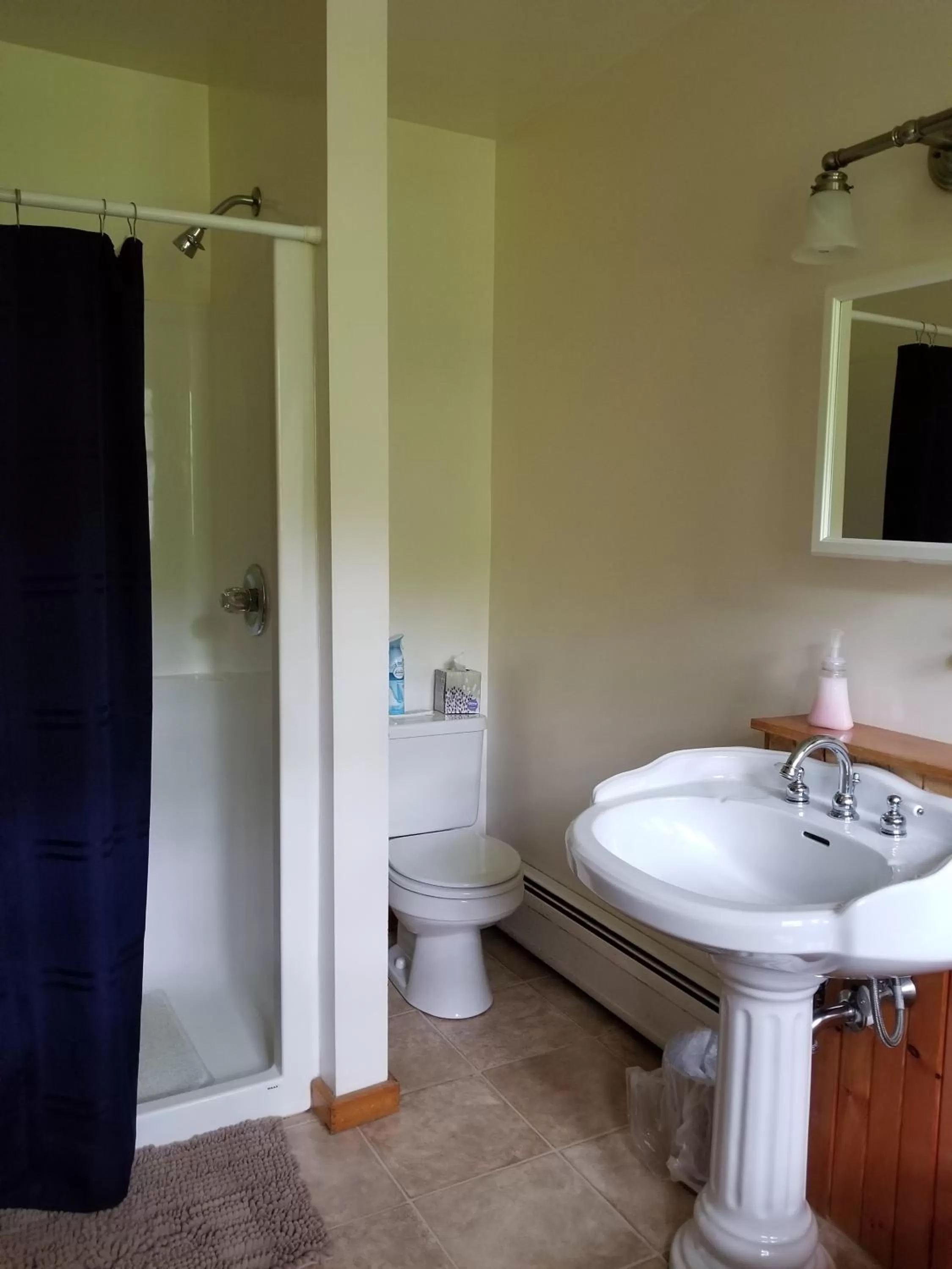 Bathroom in Trails End Inn