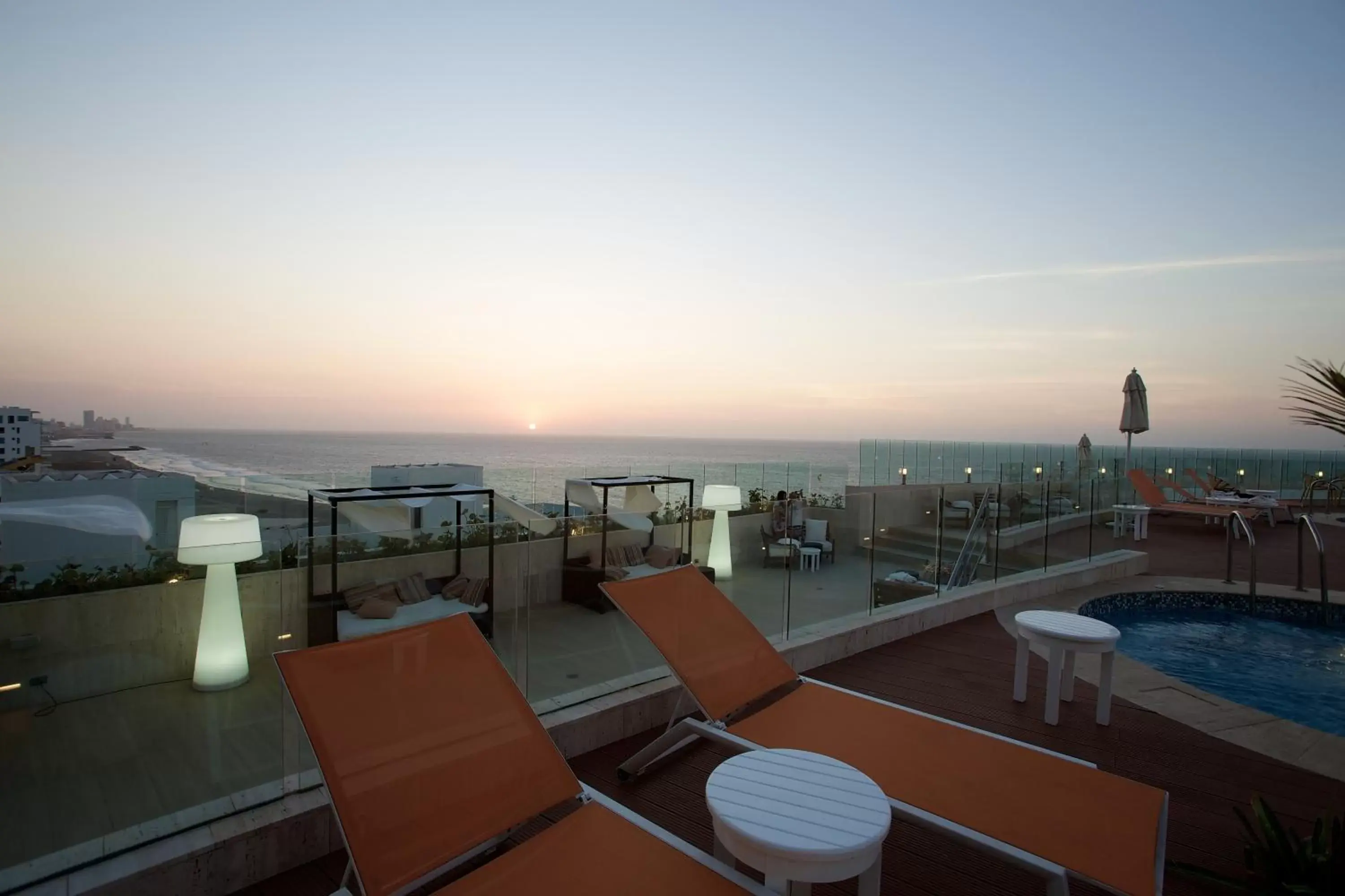 Hot Tub, Swimming Pool in Radisson Cartagena Ocean Pavillion Hotel