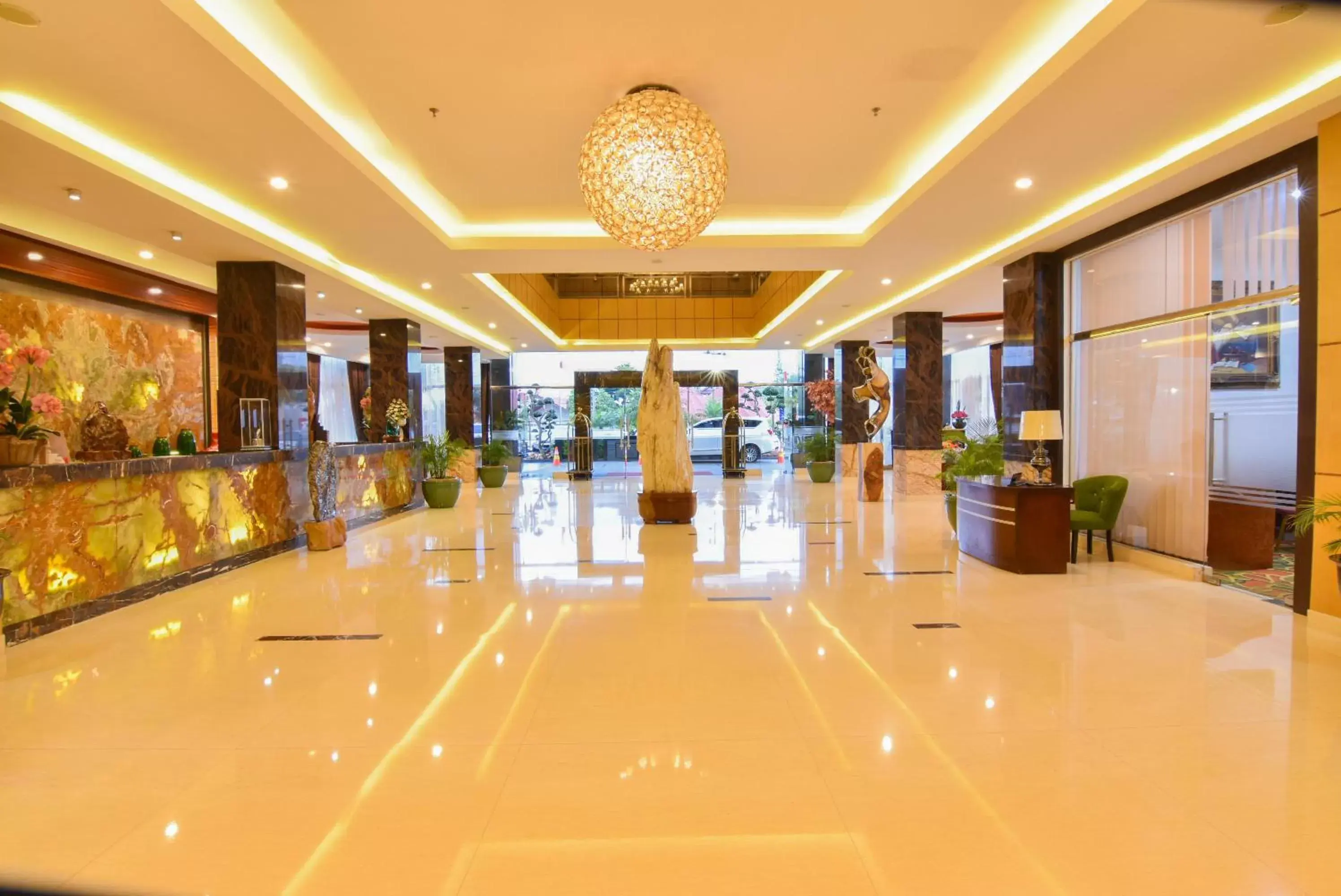 Lobby/Reception in Grand Rocky Hotel Bukittinggi