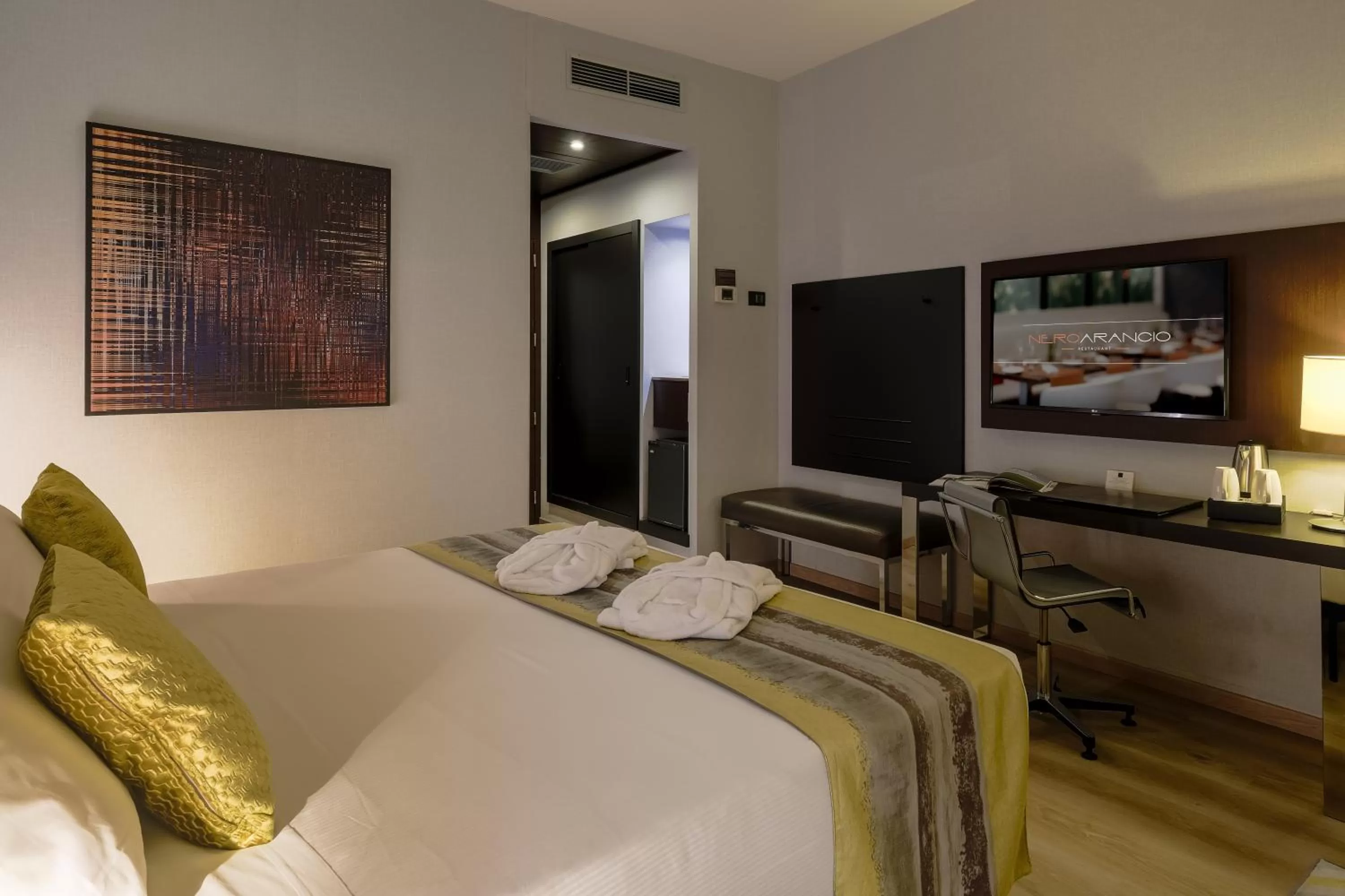 TV and multimedia, Bed in Savhotel Fiera Bologna