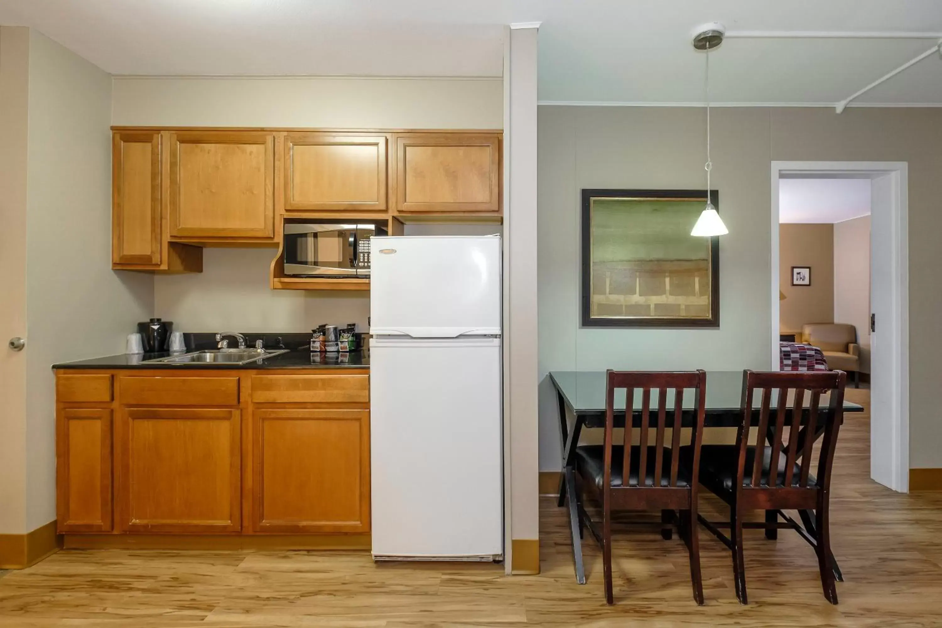 Photo of the whole room, Kitchen/Kitchenette in Red Roof Inn and Suites Herkimer