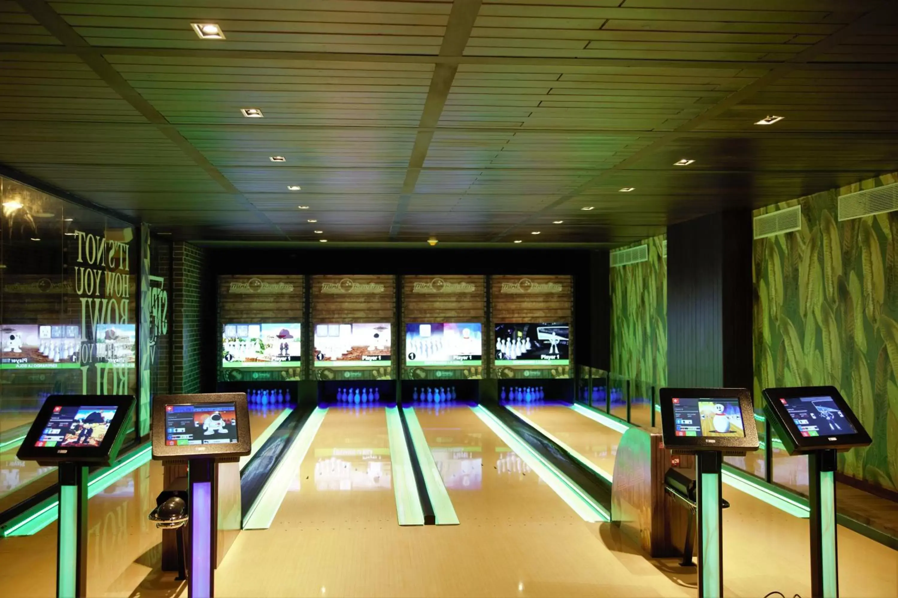 Bowling in Tropical Deluxe Princess - All Inclusive