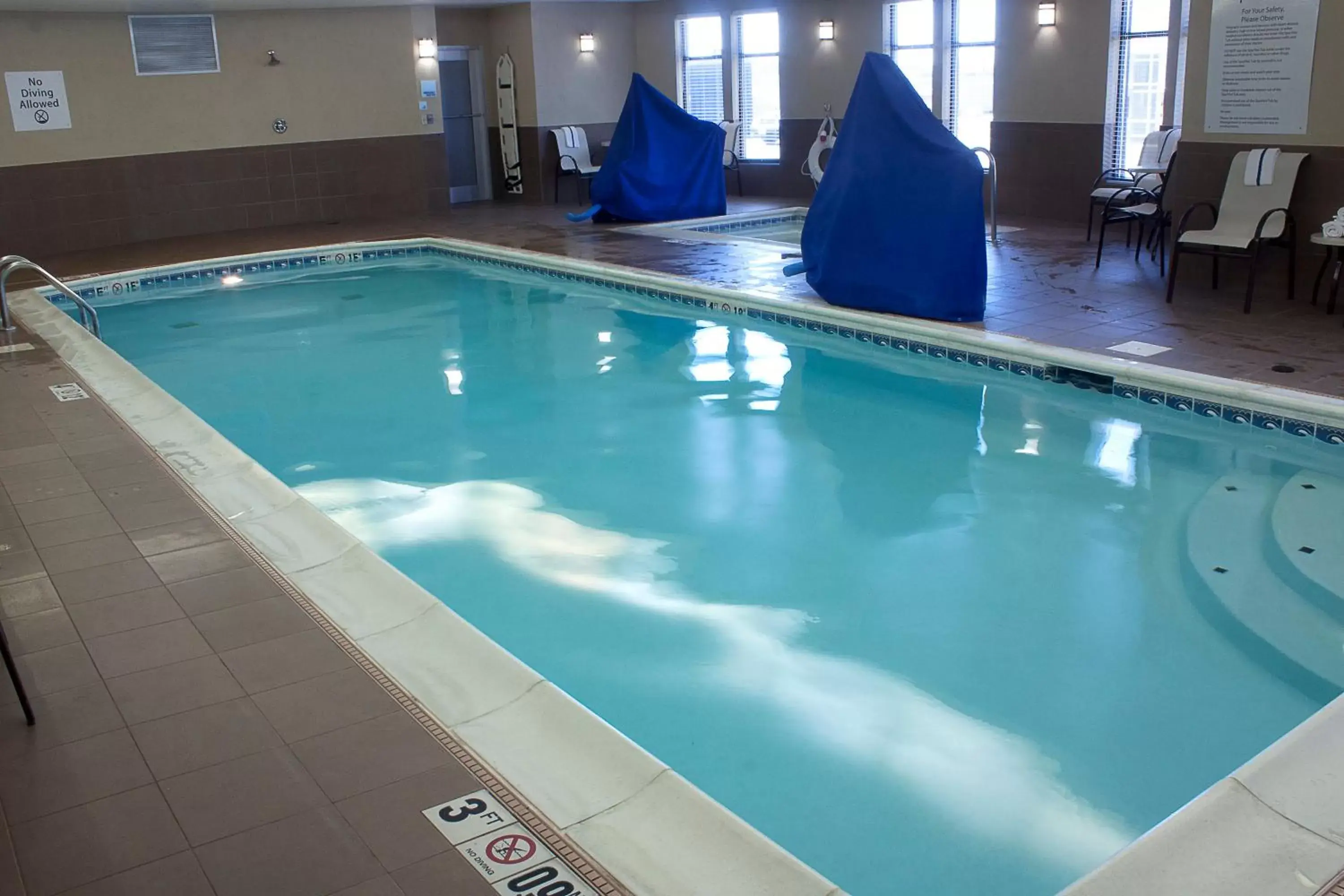 Swimming Pool in Holiday Inn Express & Suites Youngstown West I 80, an IHG Hotel