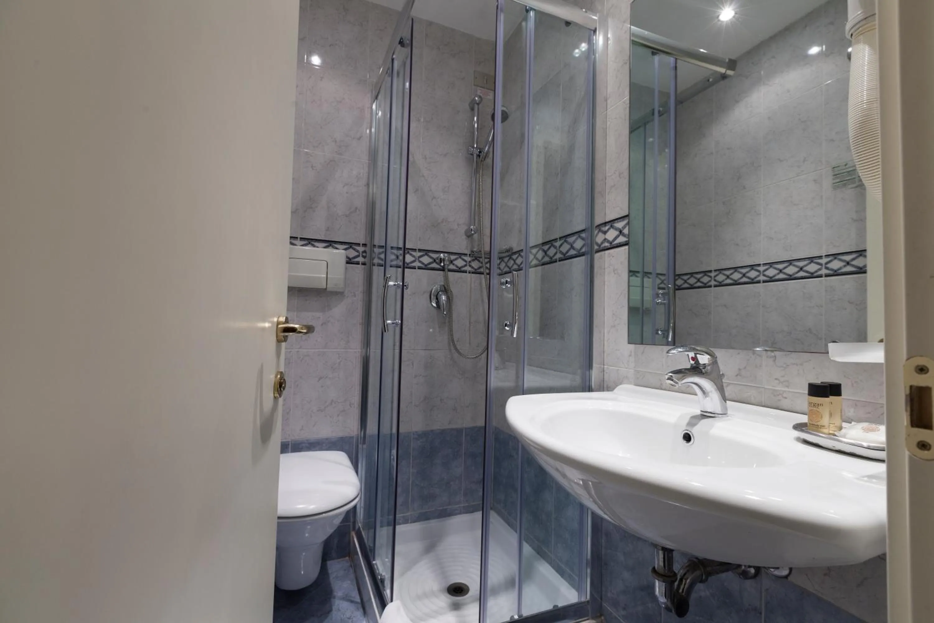 Bathroom in Hotel Arizona